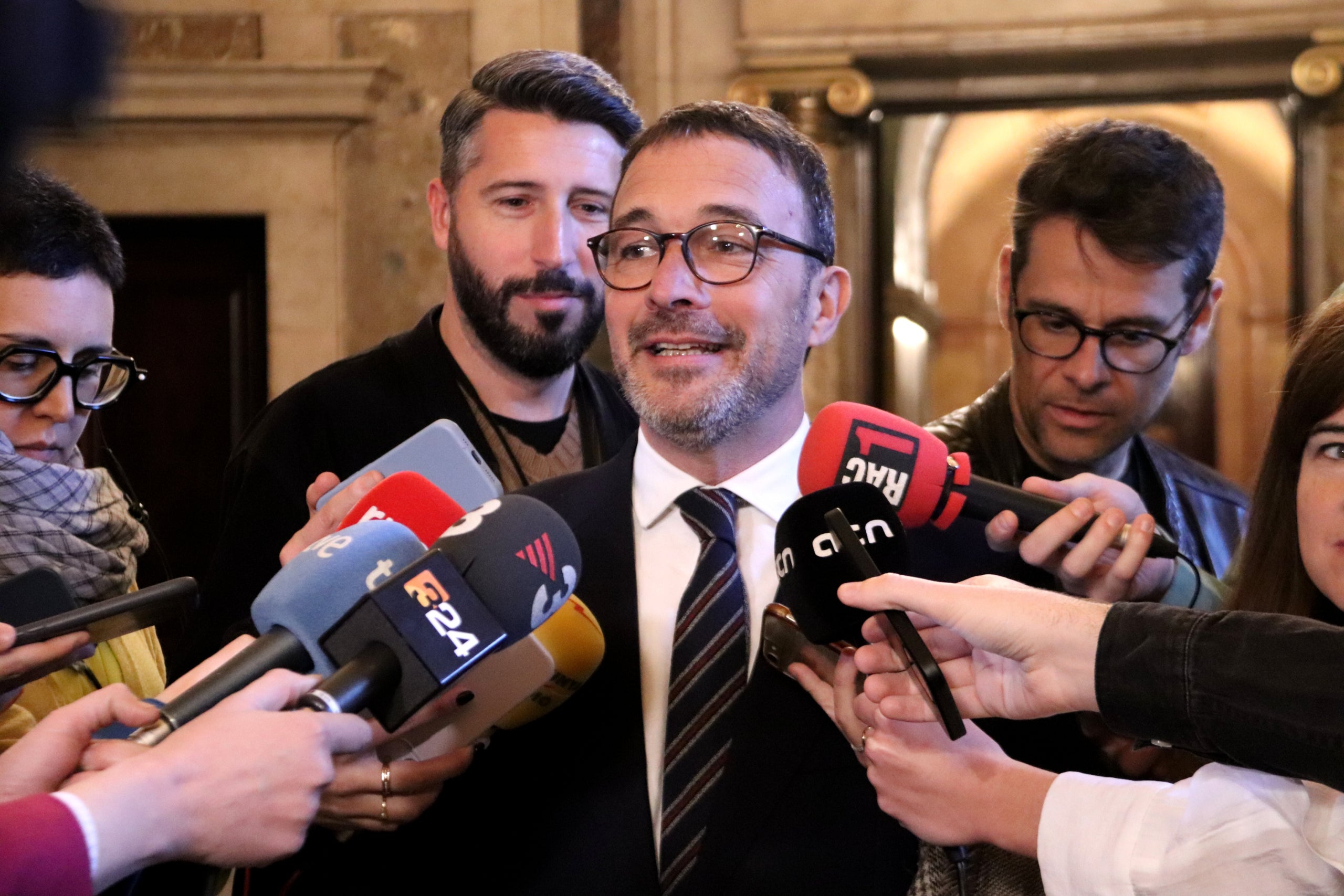 El portaveu de Junts, Josep Rius, en una atenció als mitjans / ACN