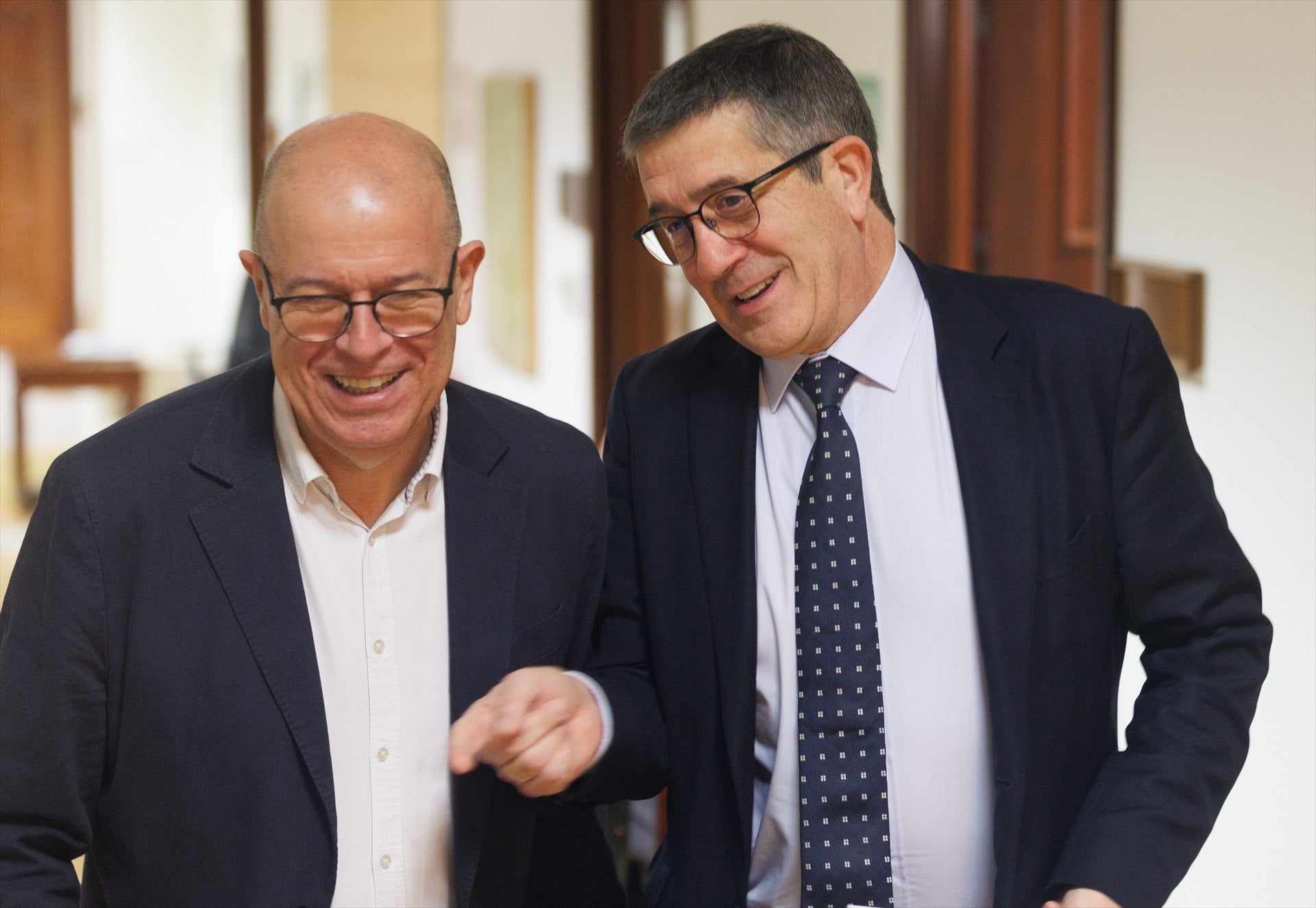 Els diputats del PSOE José Zaragoza i Patxi López al Congrés / Europa Press