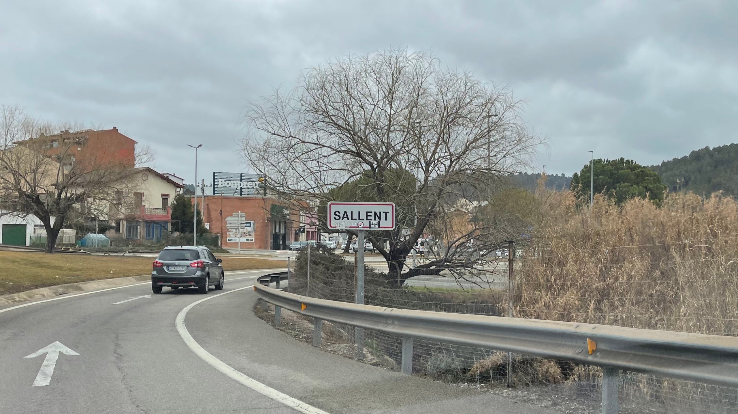 Entrada a Sallent des del sud, just abans d'arribar a l'institut on estudiaven les bessones/Quico Sallés
