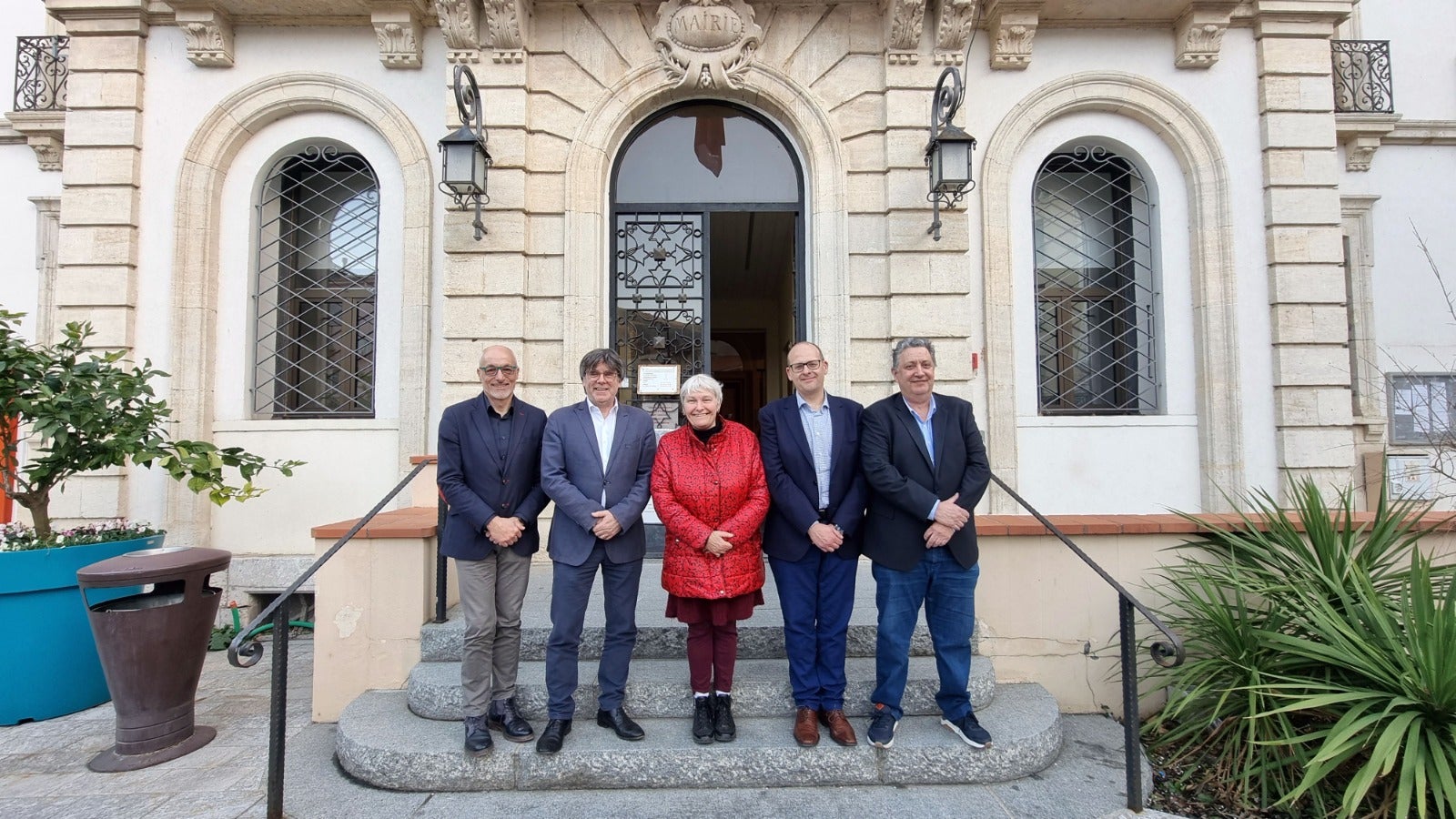 El president del Consell de la República, Carles Puigdemont, amb representants de Parlem, Petrolis Independients i Mutuacat i l'alcaldessa de Banys d'Arles | Consell de la República