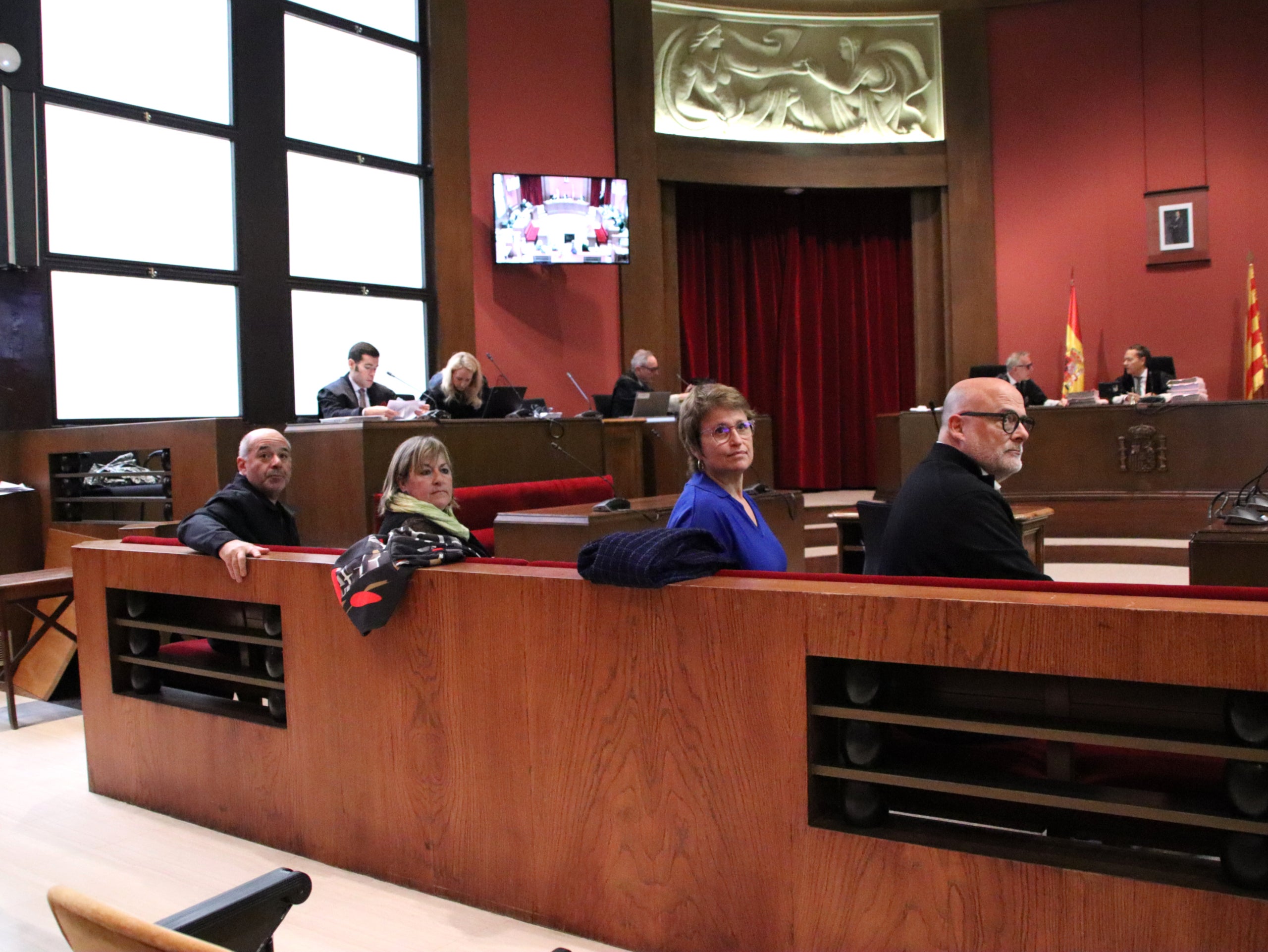 Lluís Corominas, Anna Simó, Ramona Barrufet y Lluís Guinó en un momento del juicio a la Mesa del Parlamento que presidía Carme Forcadell/Blanca Blay