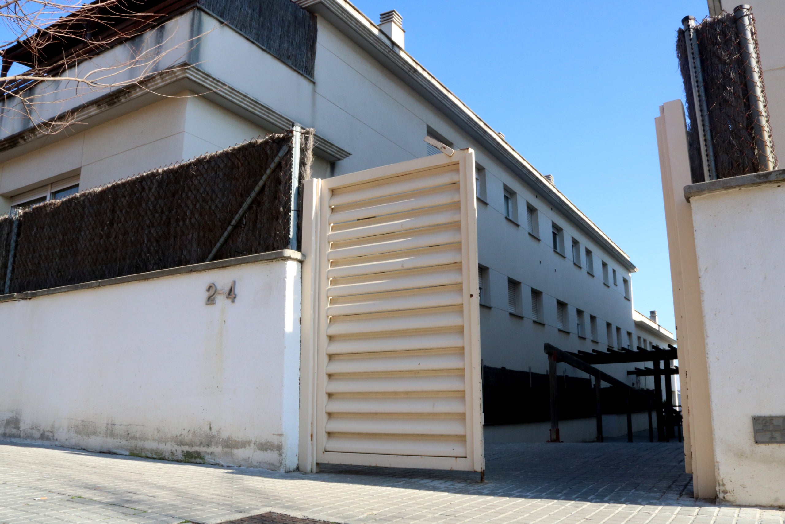 Los Mossos han encontrado un hombre muerto en su piso de Sant Sadurní d'Anoia con claros signos de violencia | ACN