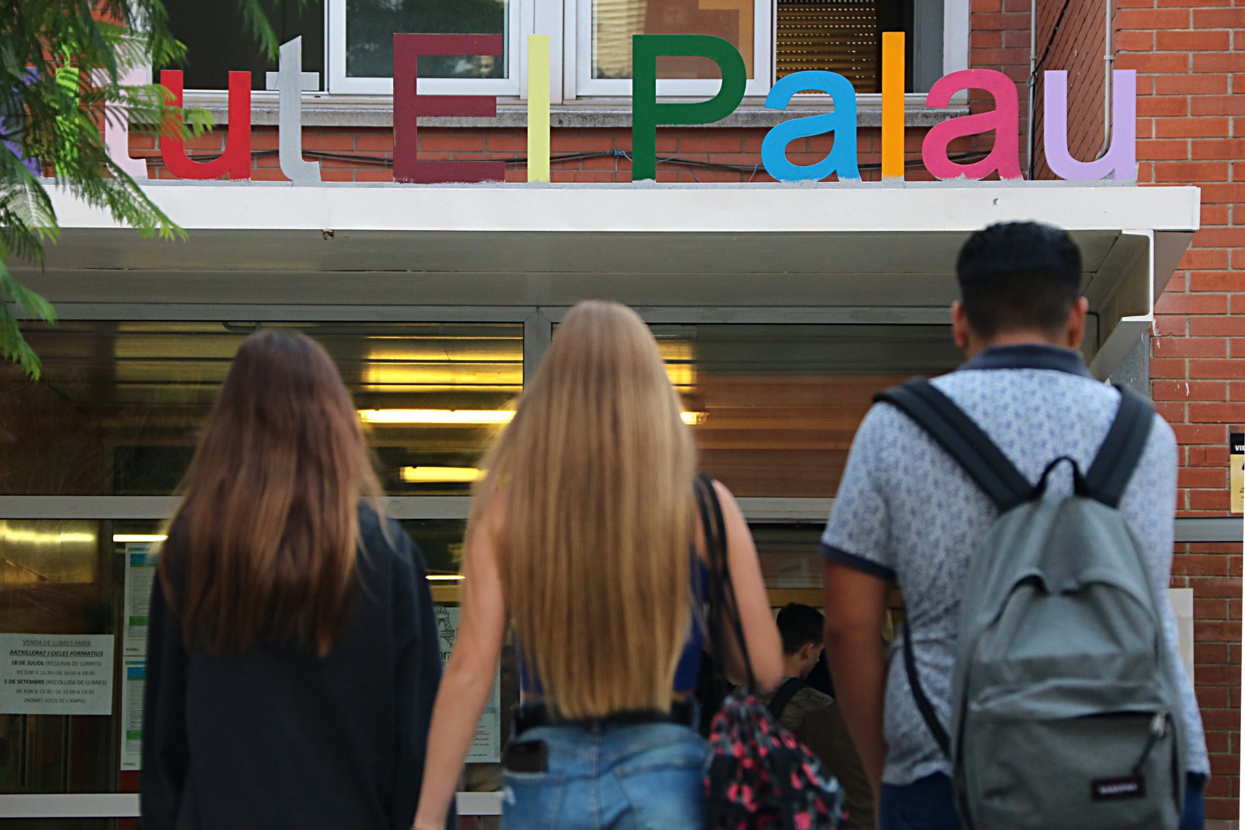 L’Audiència de Barcelona ha arxivat definitivament set de les vuit denúncies que hi havia recorregudes contra docents per delicte d'odi de l’IES El Palau de Sant Andreu de la Barca | ACN