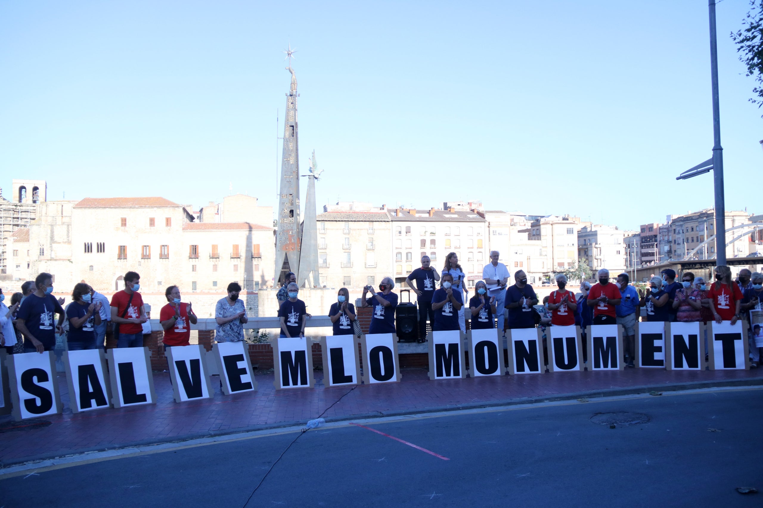 Els partidaris de mantenir el monument franquista de l'Ebre es presenten a les eleccions a Tortosa | ACN