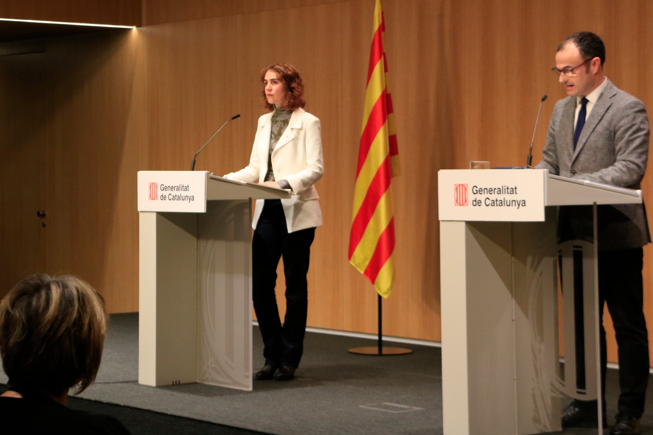 La consellera de Justícia, Gemma Ubasart, i el director general de Memòria Democràtica, Alfons Aragoneses, en una roda de premsa al departament | ACN (Laura Fíguls)