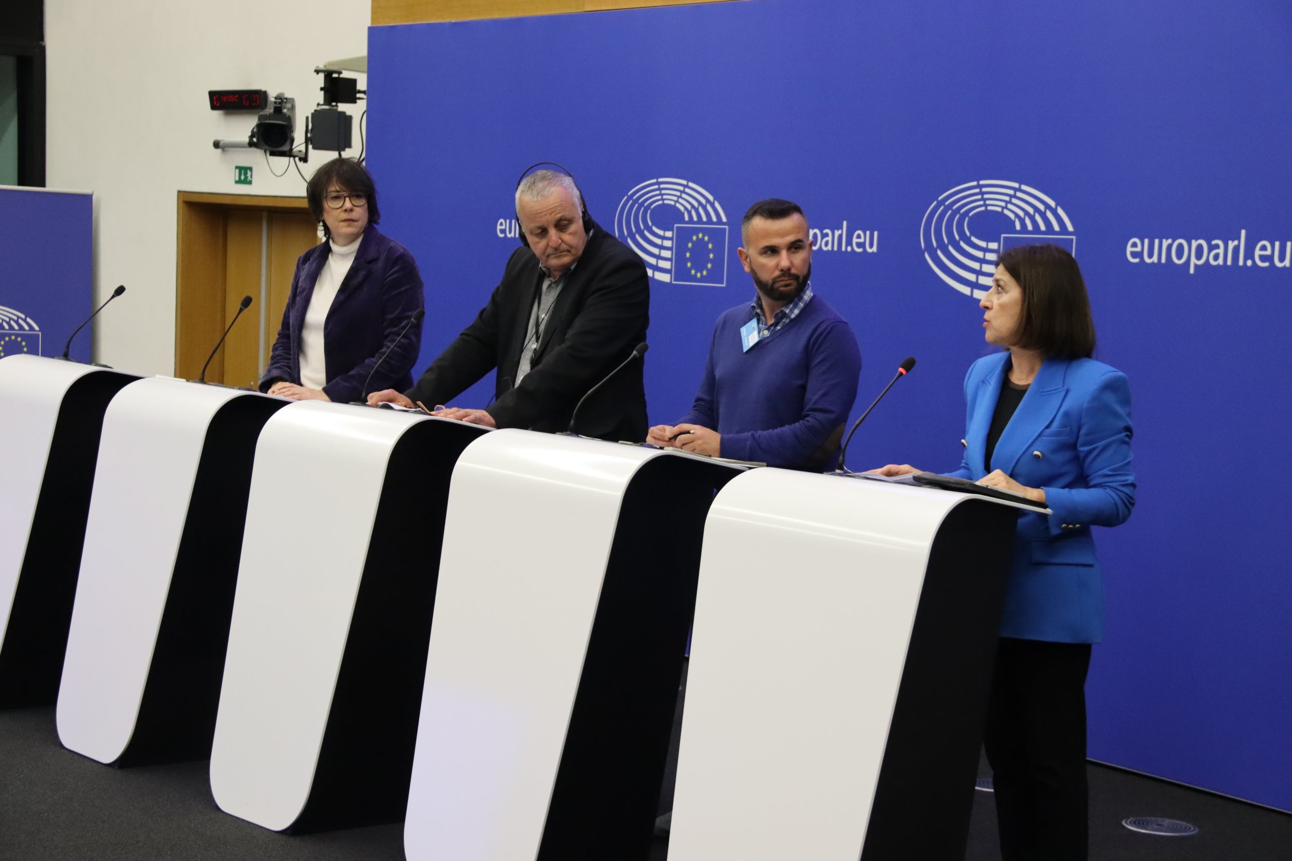 L'eurodiputada d'ERC Diana Riba, el representant dels Verds François Alfonsi, l'autor de l'informe sobre les llengües regionals o minoritàries Vicent Climent-Ferrando i l'eurodiputada del PNB Izaskun Bilbao | ACN (Nazaret Romero)