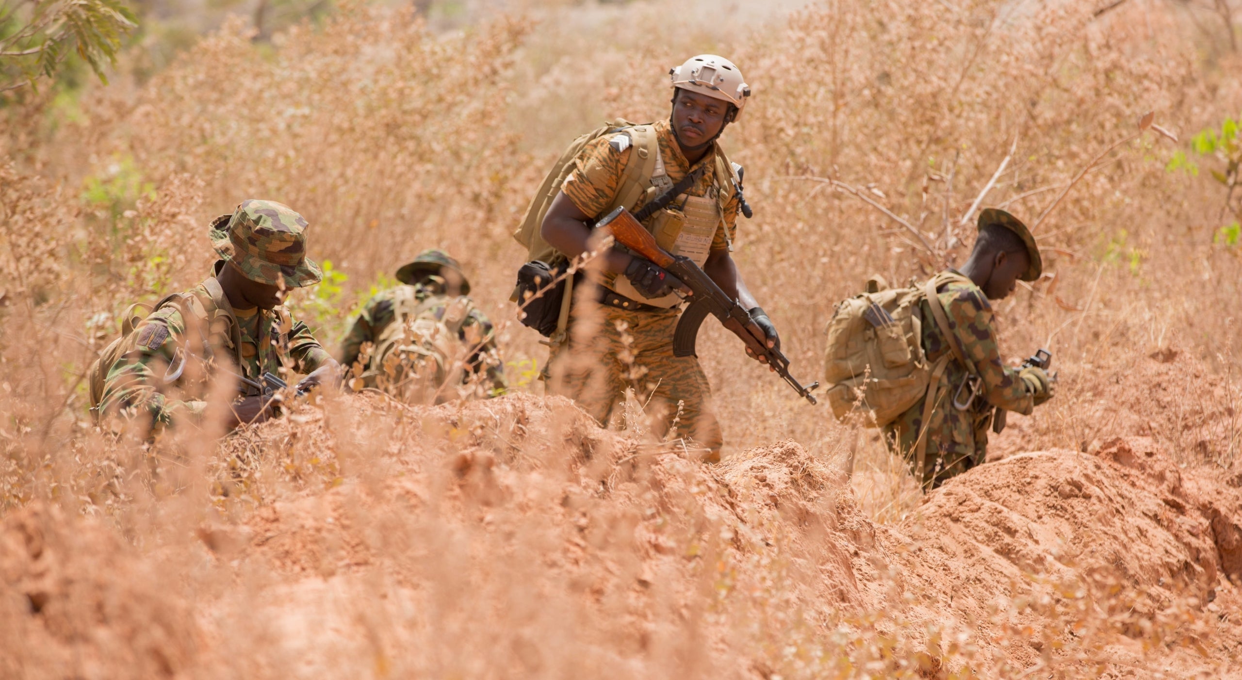 Soldats camerunesos en una operació conjunta amb l'OTAN/EP
