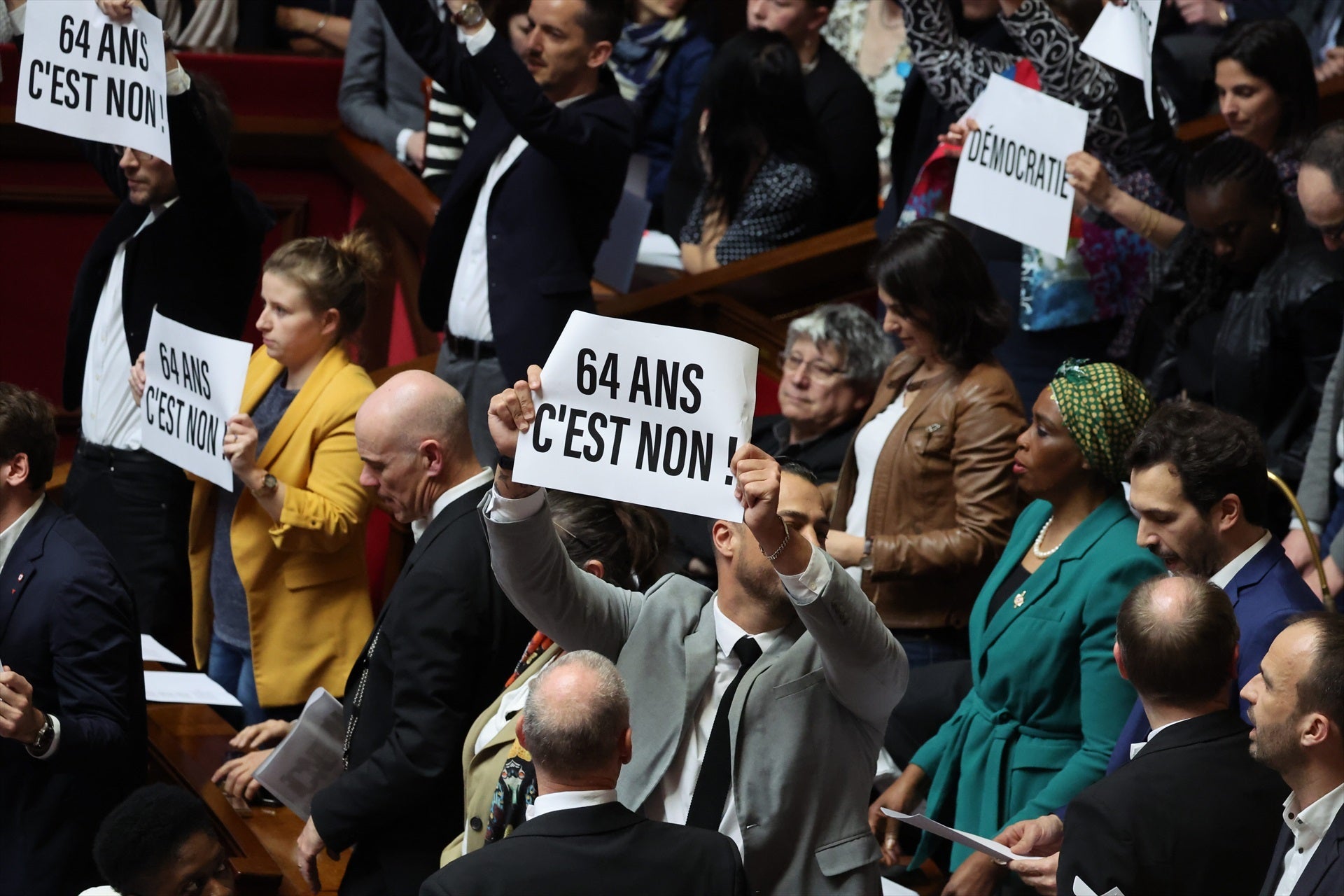 Els diputats del Parlament francès que han votat a favor de la moció de censura contra el govern d'Emmanuel Macron / EP