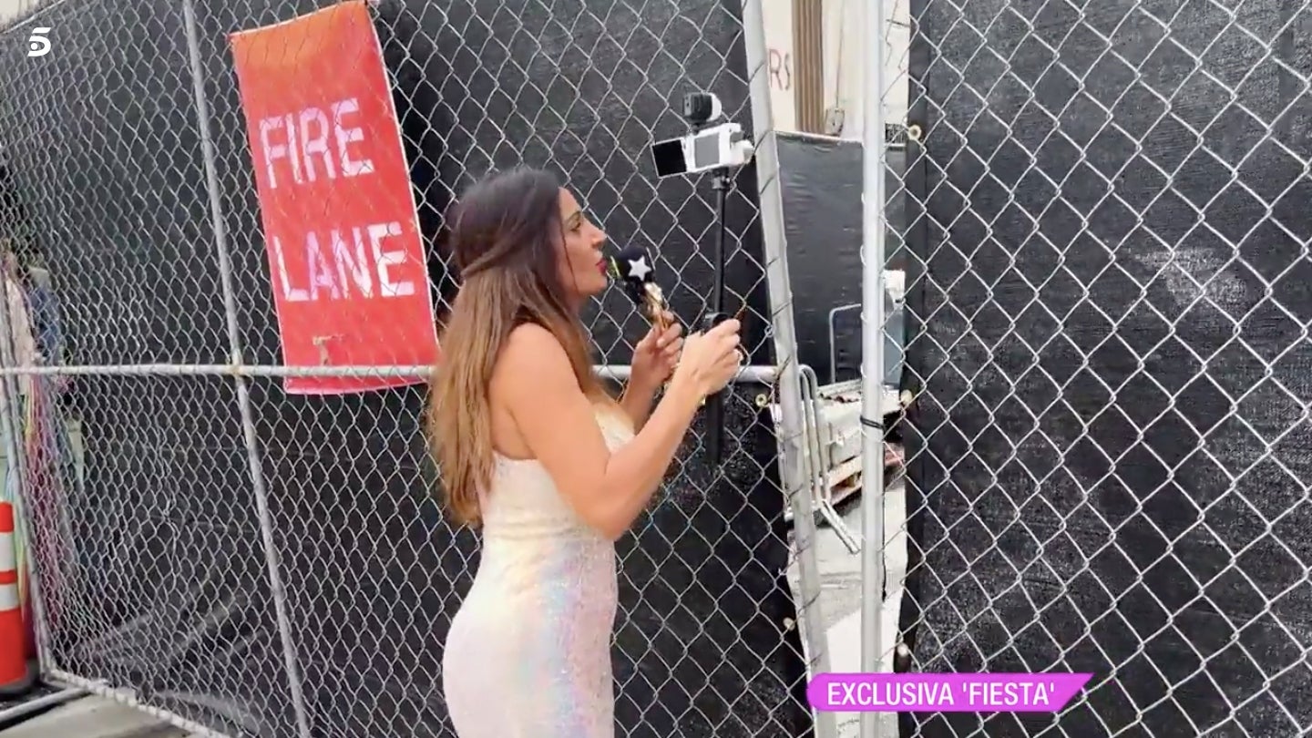 La reportera grava des d'una zona prohibida - Telecinco