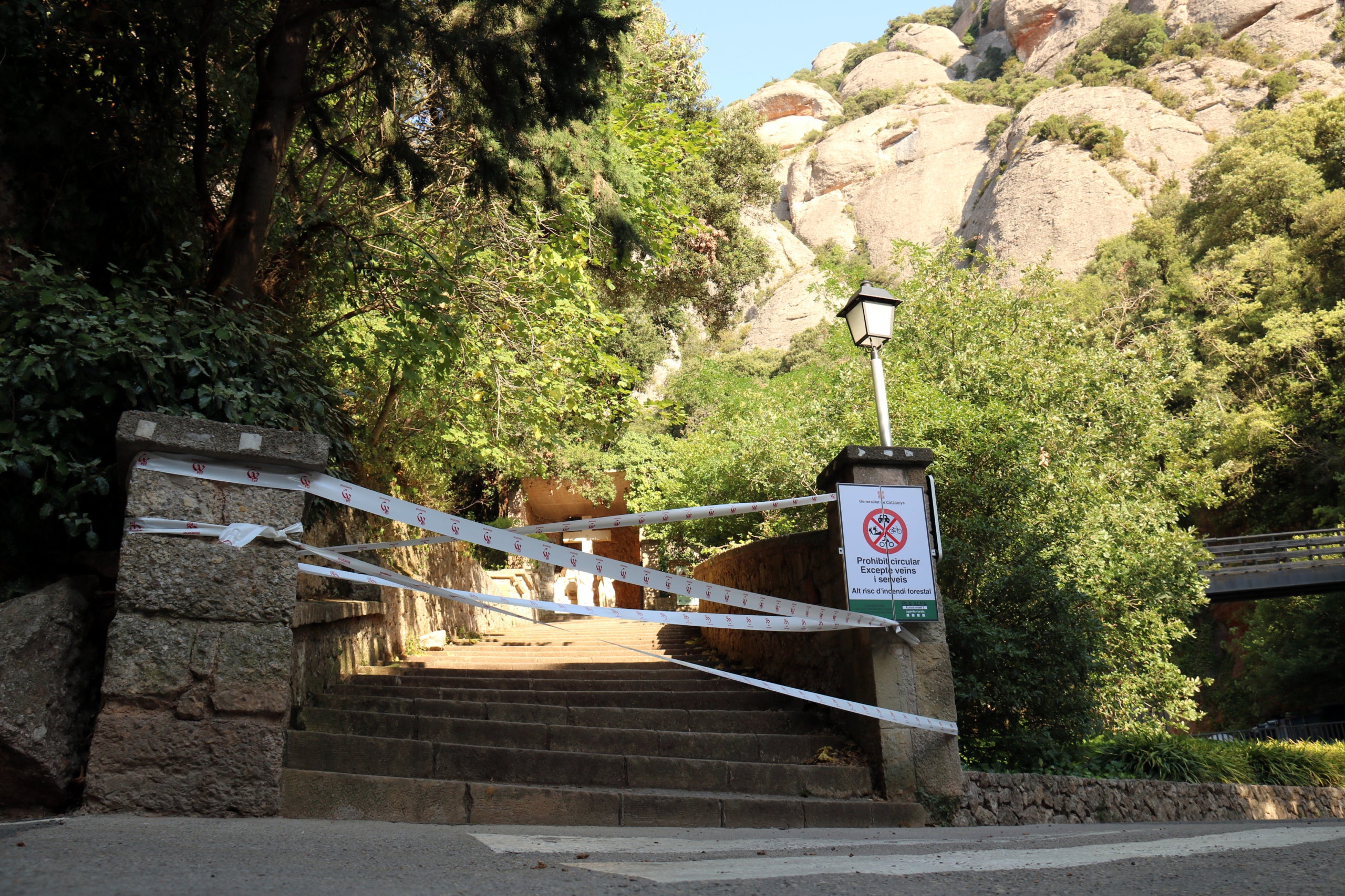 Cercado el acceso en el Parque Natural de Montserrat por el elevado riesgo de incendio | ACN
