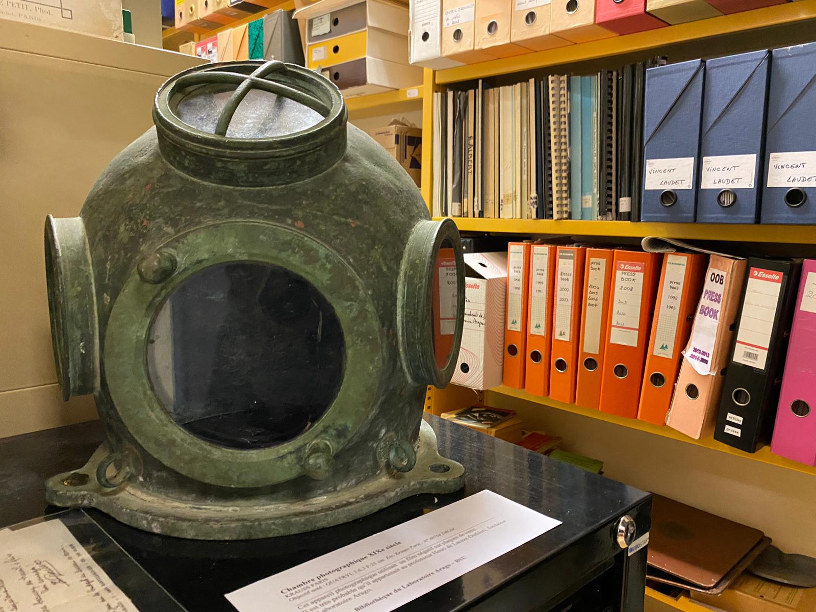 Material de recerques, documents i publicacions de tota mena... l'arxiu del Laboratori de Banyuls és un gabinet de curiositats / Lluís Dagues