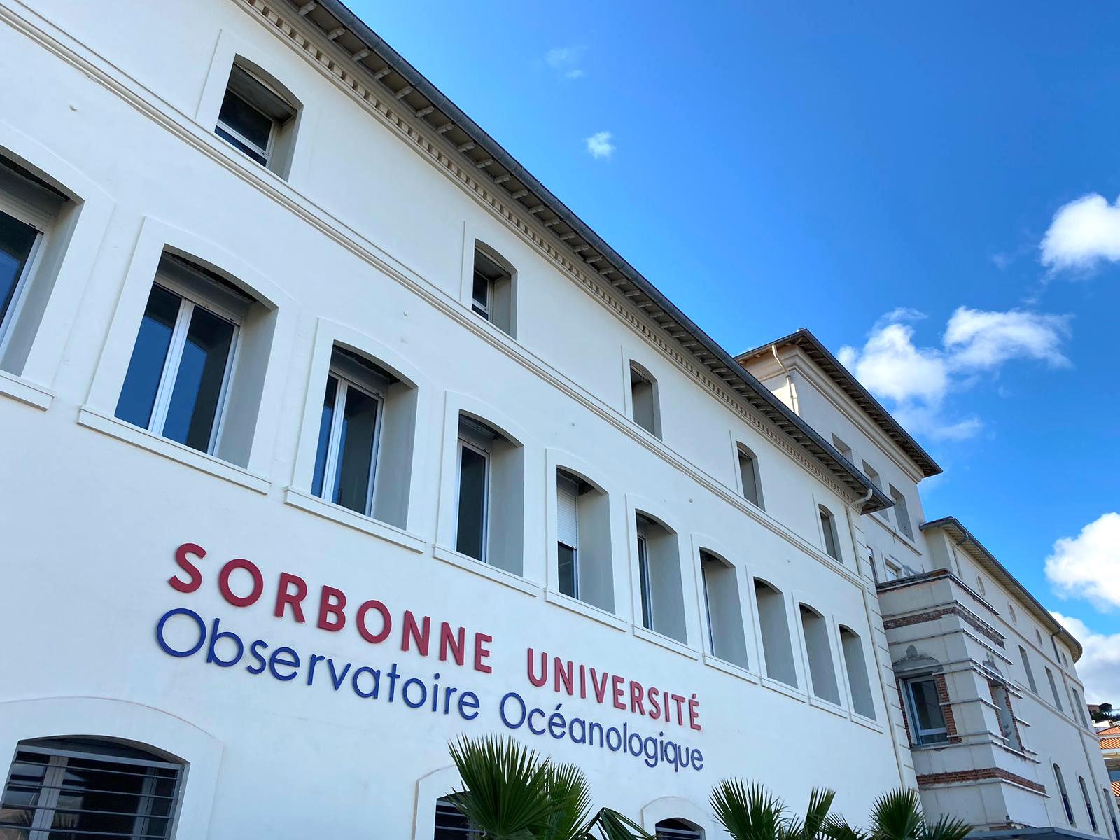 L'Observatori de Banyuls integrat l'Universitat de la Sorbonne acull cada any desenes de científics d'arreu del món.