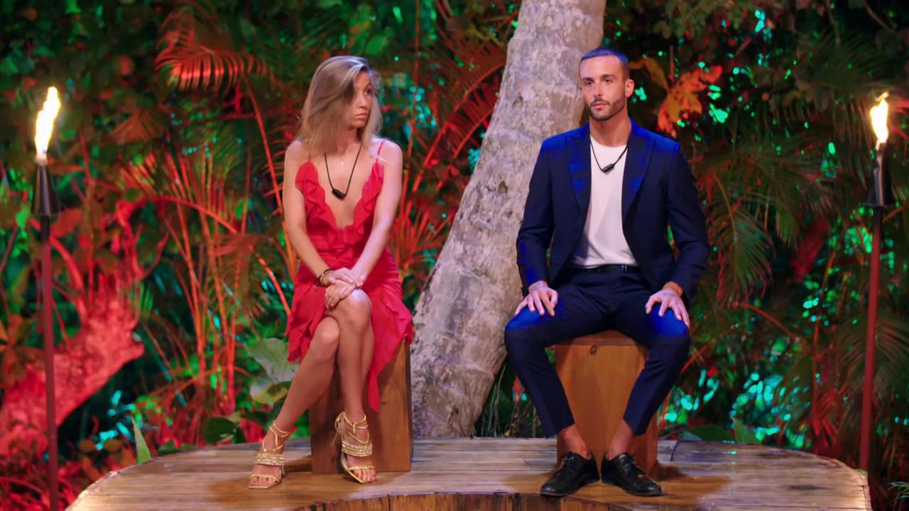 Primeres imatges de la foguera de l'Alejandro i la Laura - Telecinco