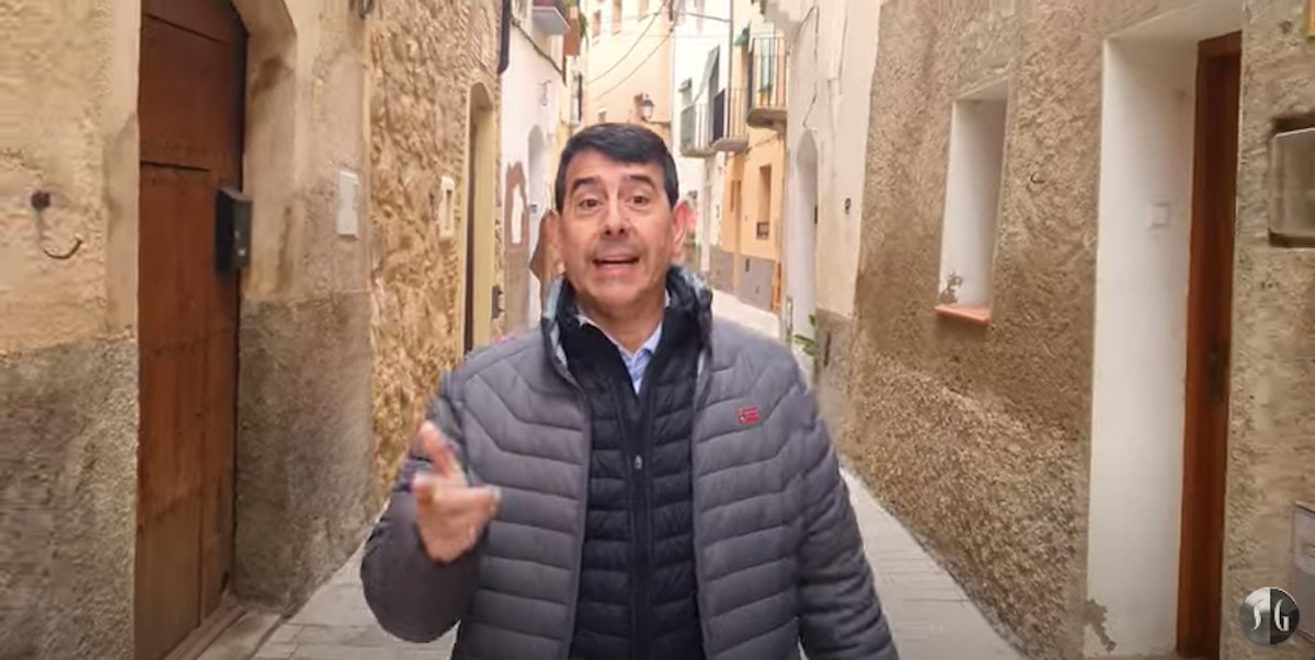 Moment del videoclip del candidat de Junts a Tivissa