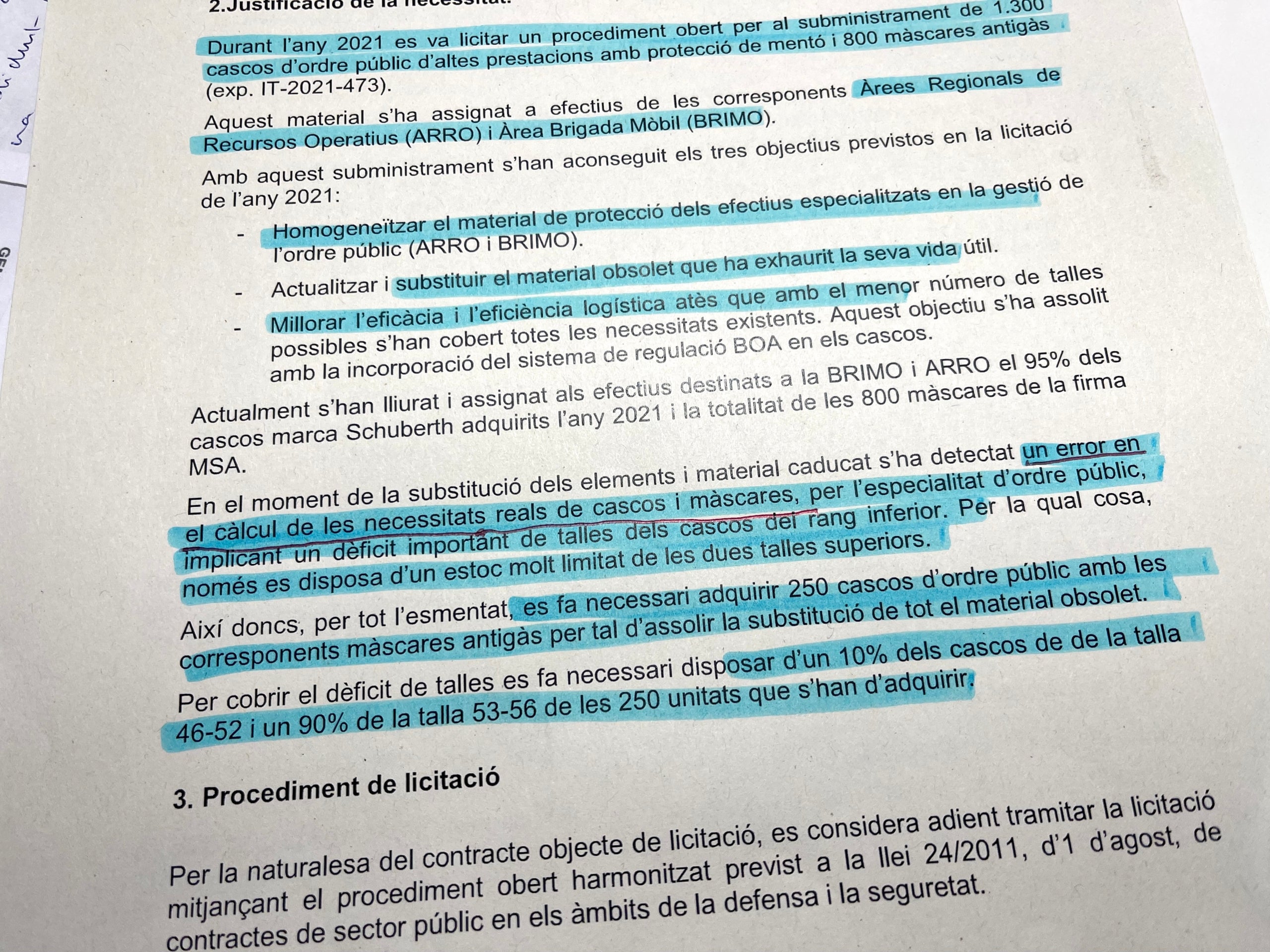 Part de la Memòria Justificativa per a la compra de 250 cascos per les unitats antiavalots on admeten l'error de càcul/Quico Sallés