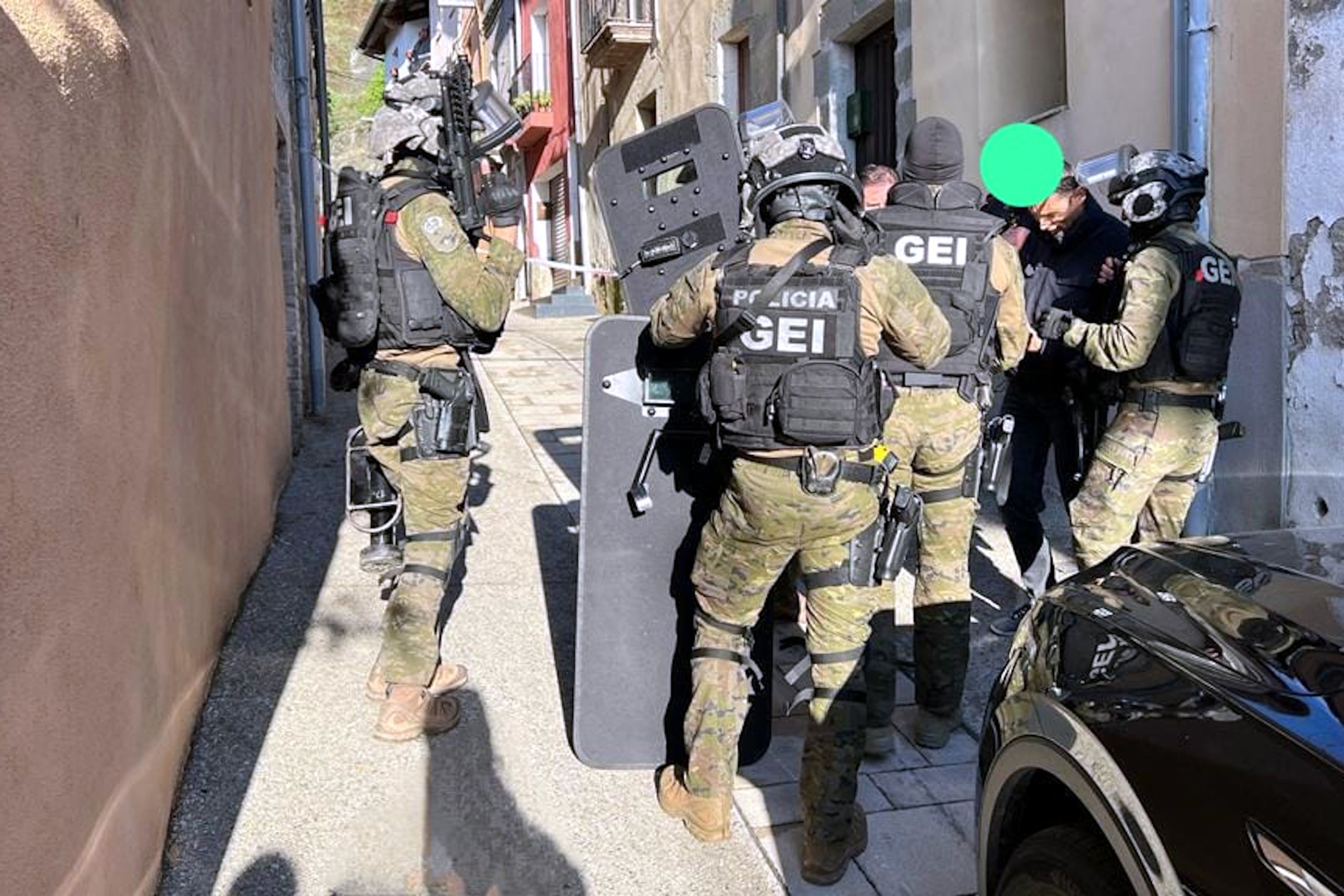 Els GEI busquen el noi que ha assassinat a trets un altre jove a Sant Hipòlit / ACN