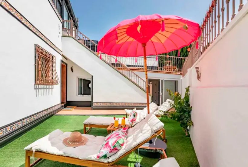 L'exterior de la casa que lloga és així - Airbnb