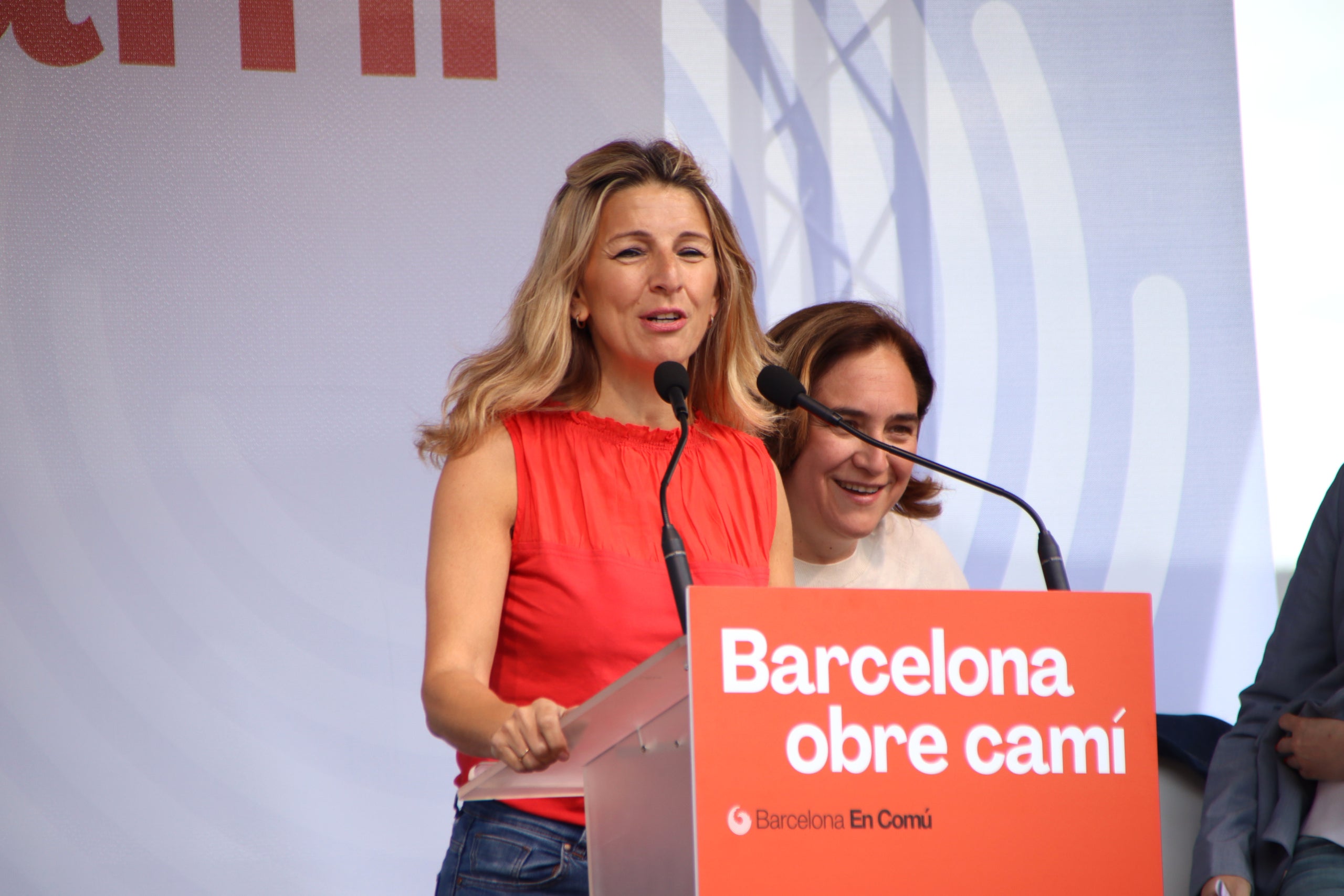 La vicepresidenta segona del govern espanyol, Yolanda Díaz, en un acte fent suport a Colau