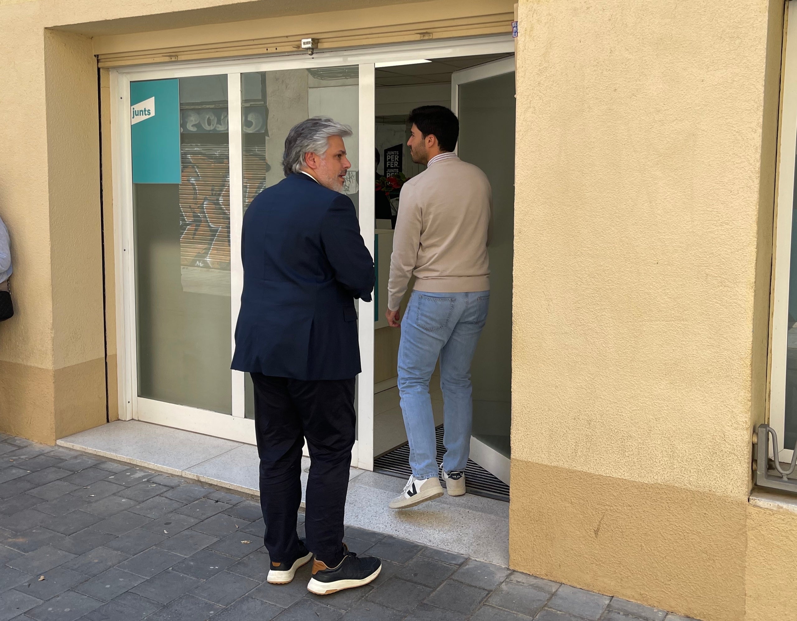 Albert Batet, a l'entrada de la seu de Junts per Catalunya/Quico Sallés