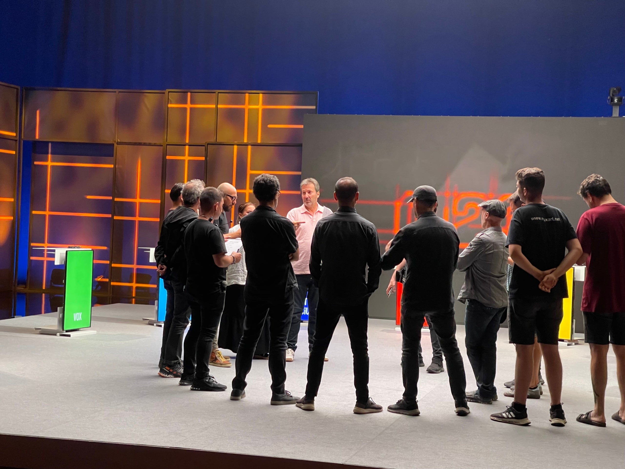 El imprescindible realizador Paulí Subirà organiza cámaras, regidores y técnicos que hacen posible el debate de Tv3 y Catalunya Ràdio/Quico Sallés
