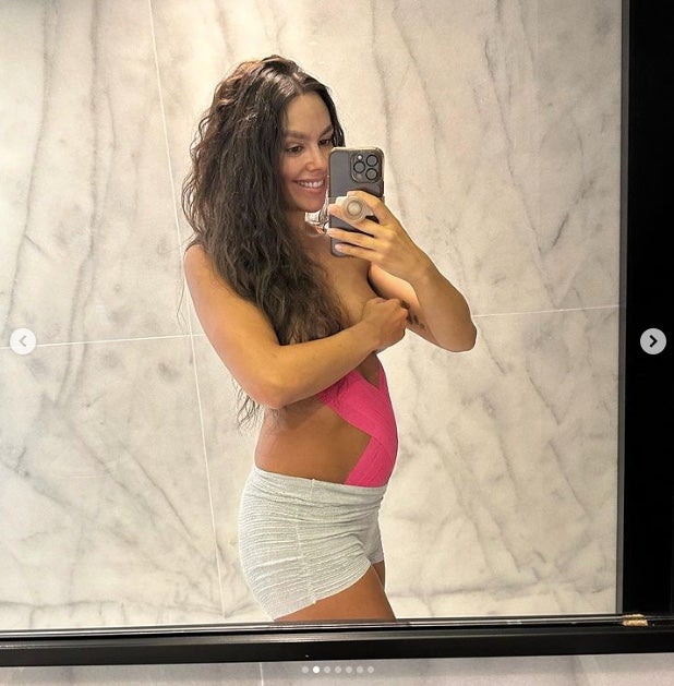 La presentadora mostra com té la panxa una setmana després del part - Instagram