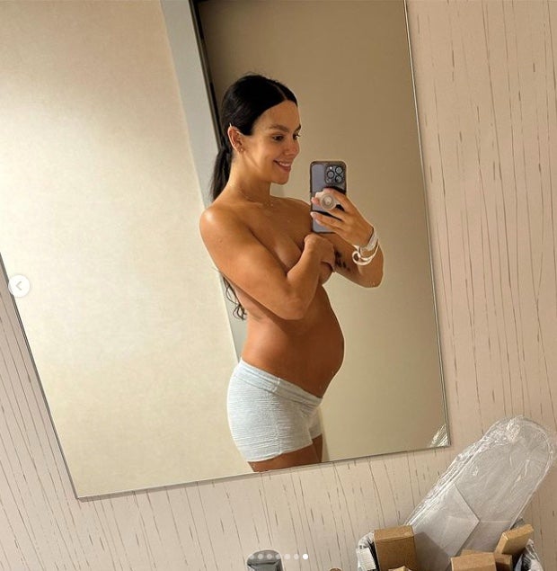 També ha mostrat l'endemà del naixement de la nena - Instagram