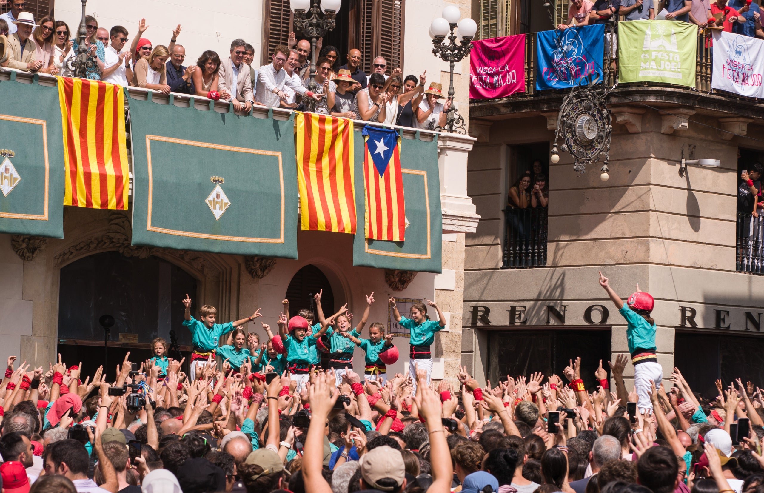 Eufòria dels Castellers de Vilafranca / Mireia Comas