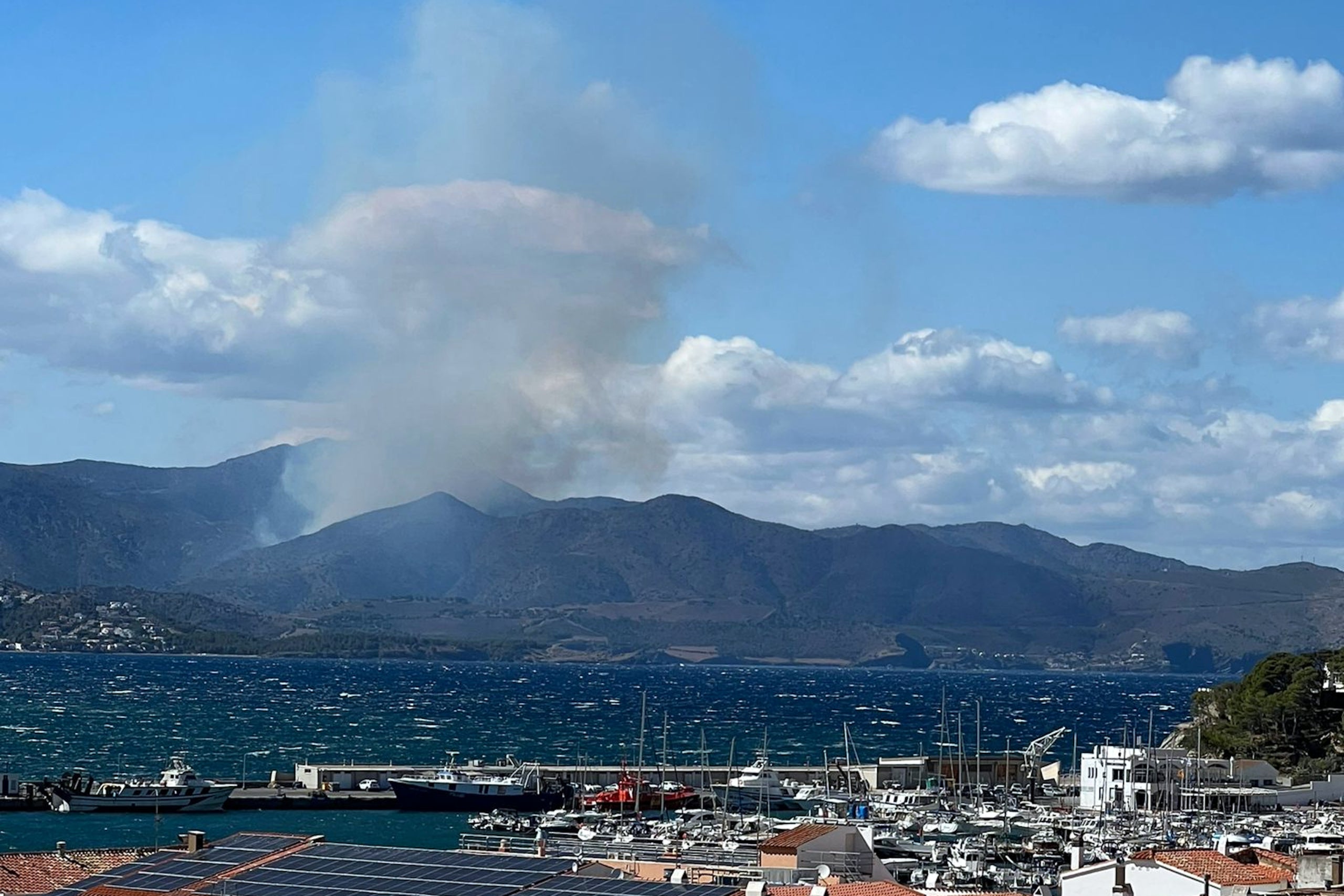 Incendi a Portbou / ACN