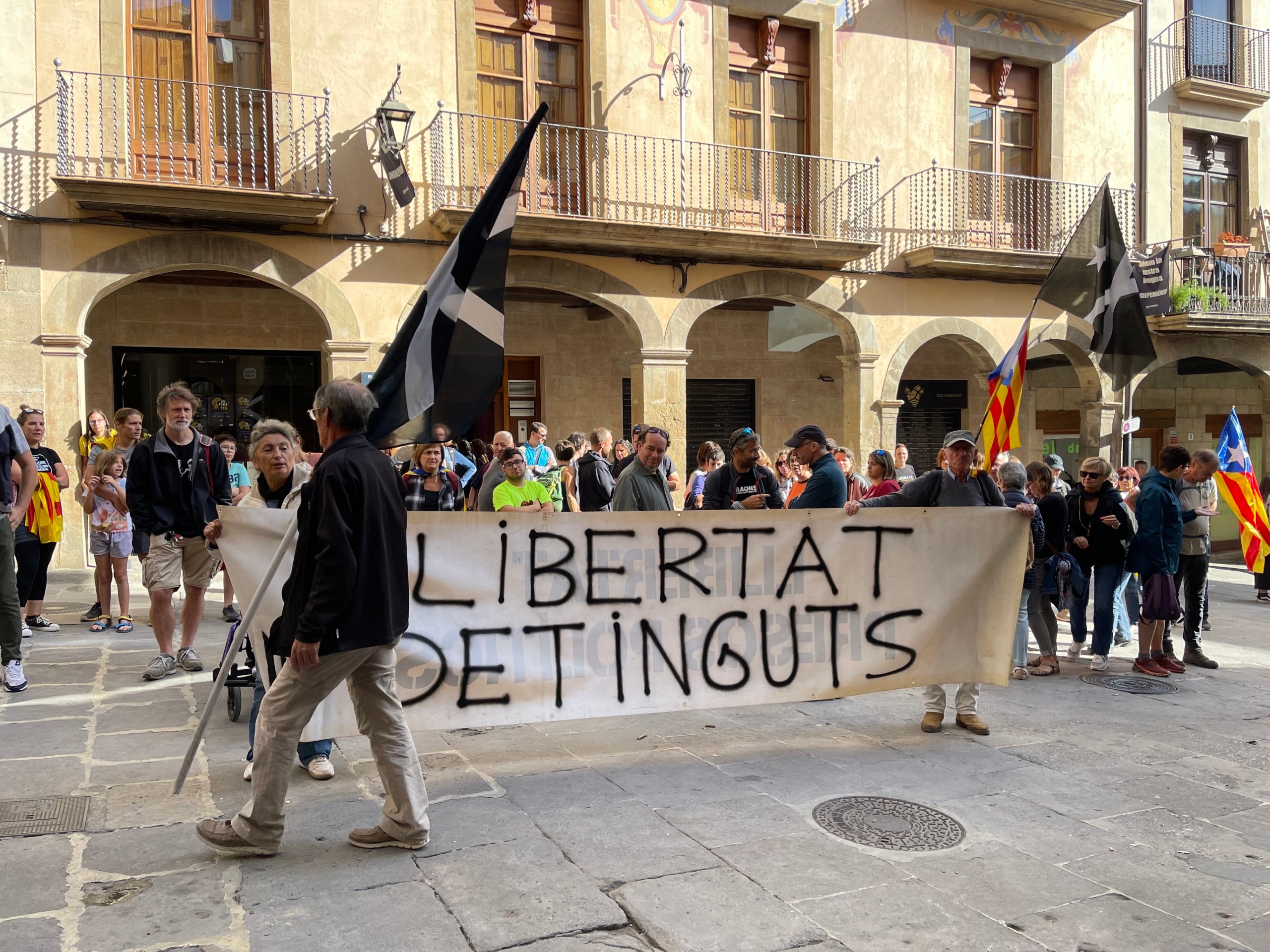 Una imatge de la protesta davant el Jutjat de Solsona per la detenció dels quatre de la Vuelta/Quico Sallés