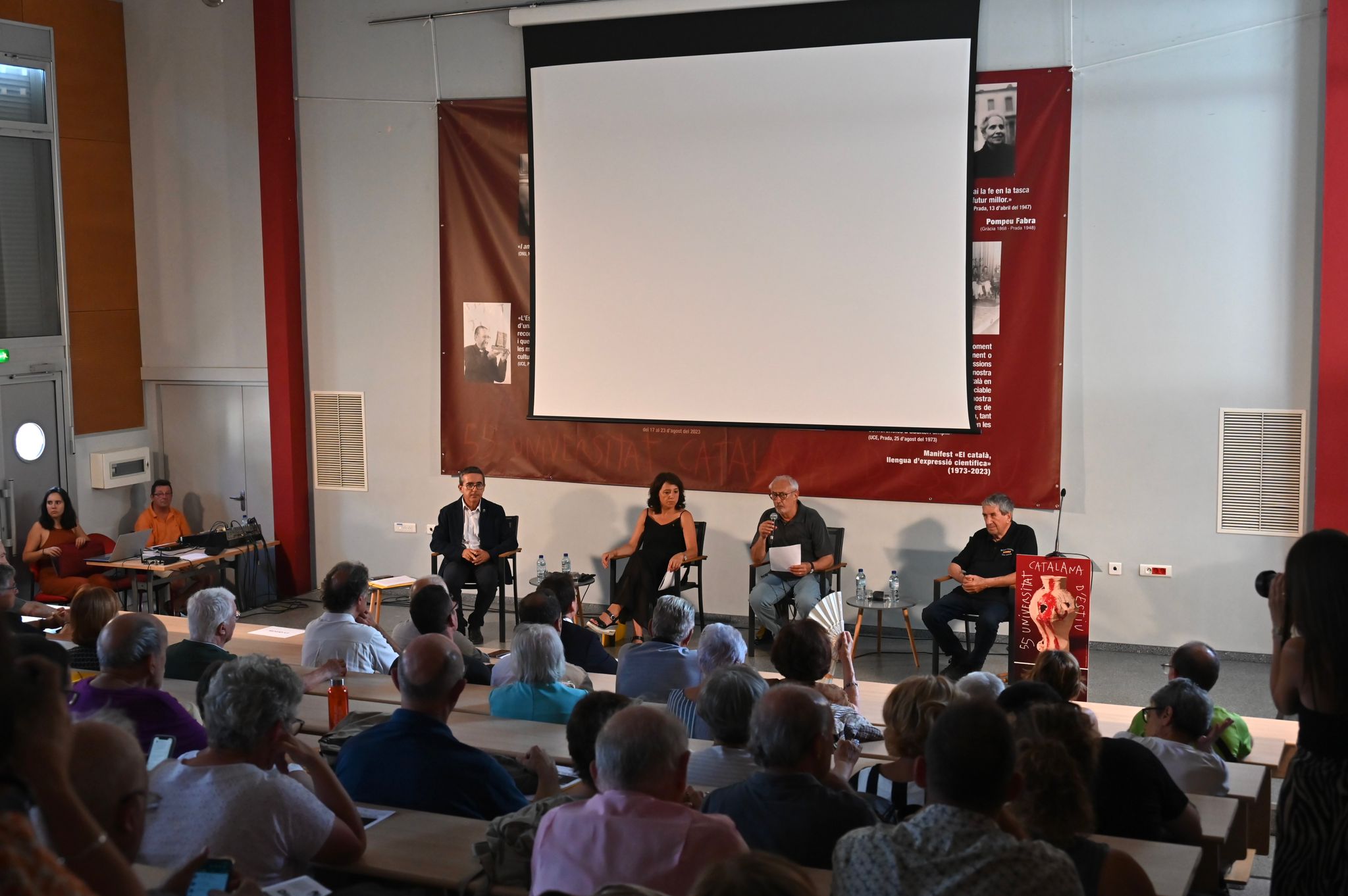 Els ponents de l'acte d'homenatge a la UCE a Pompeu Fabra, amb Nicolau Dols, Anna Erra, Jordi Cassassas i Ramon Gual/Josep Maria Montaner