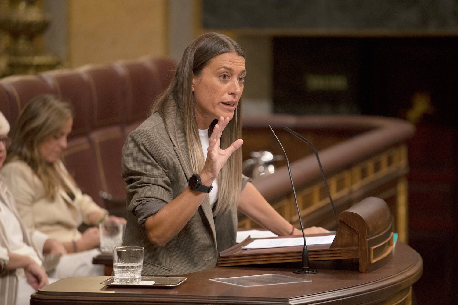 La portavoz de Juntos en el Congreso, Míriam Nogueras, en el debate del intento de investidura de Alberto Núñez Feijóo / ACN