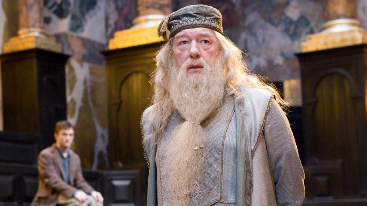 Muere el actor que interpretaba Albus Dumbledore - Warner