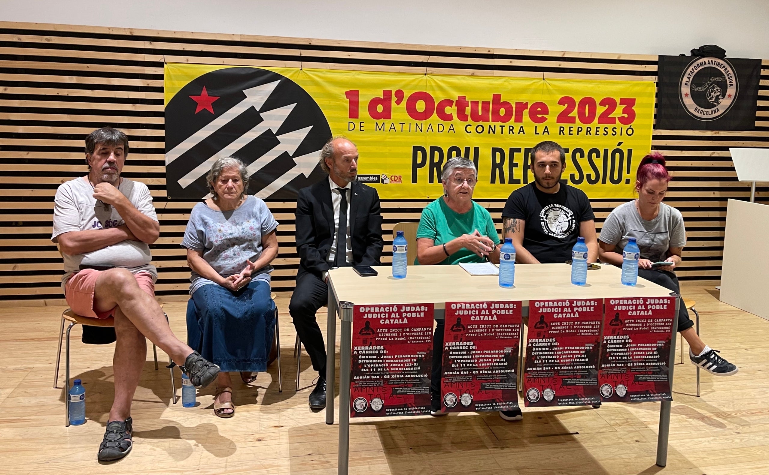 Els membres dels col·lectius antirepressius que organitzen la manifestació del Primer d'Octubre a Barcelona recelen de l'amnistia/Quico Sallés