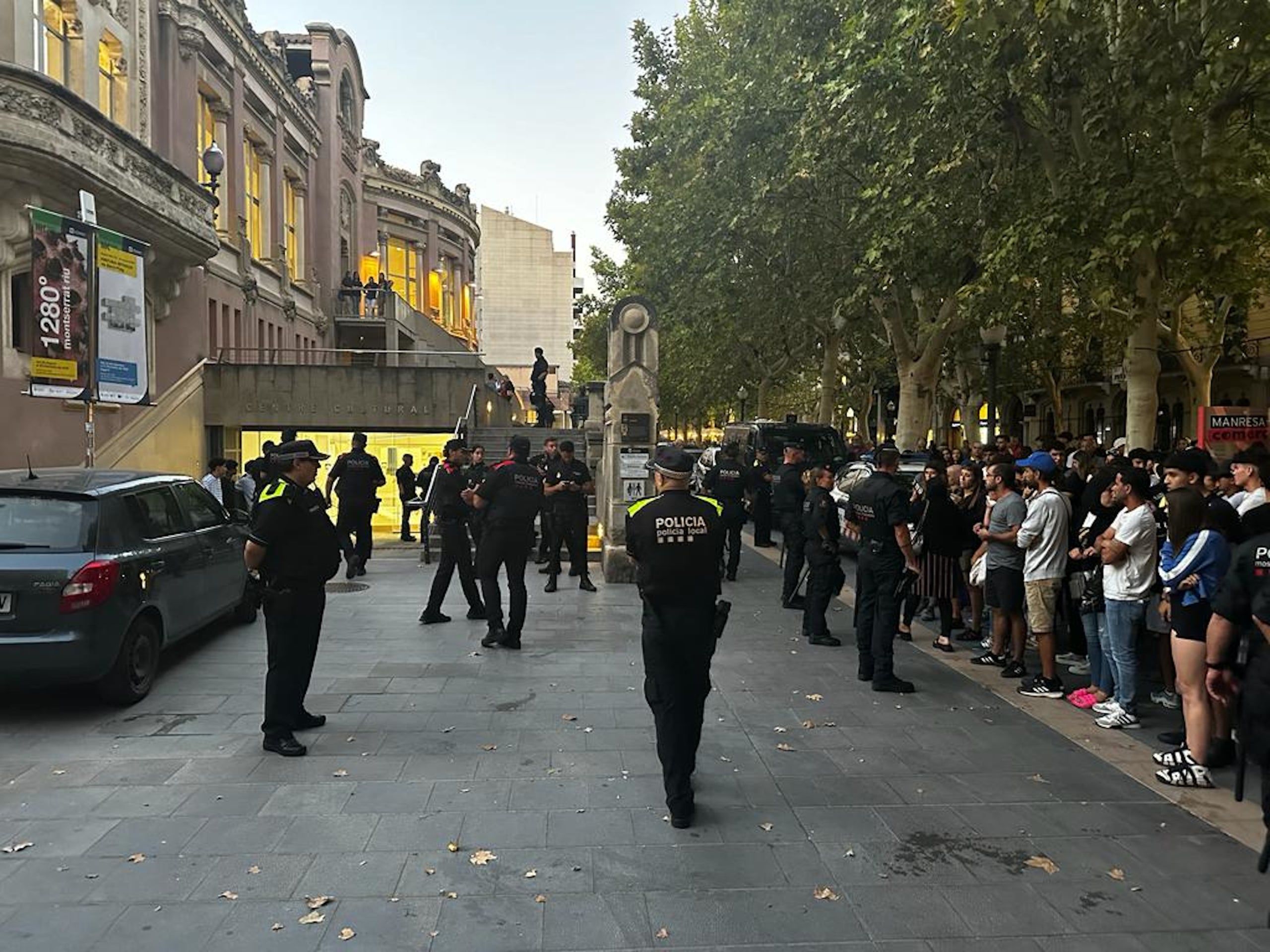 Dispositiu policial a Manresa després d'una batussa al carrer / ACN/Cedida