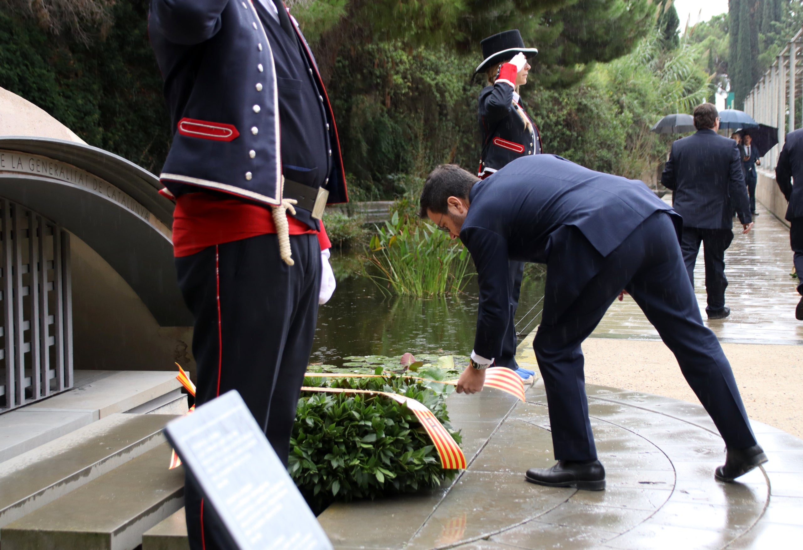 El president de la Generalitat, Pere Aragonès, durant l'homenatge a la tomba de Companys / ACN