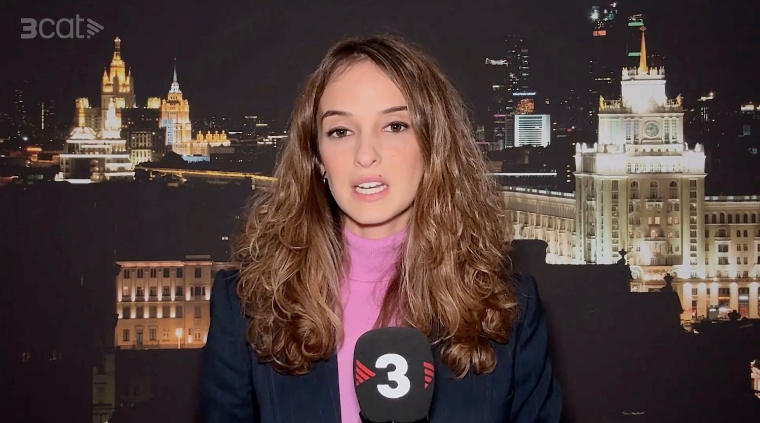 Cristina Solias, la nova corresponsal del 3Cat a Moscou, en una de les seves primeres cròniques, aquest dilluns / TV3