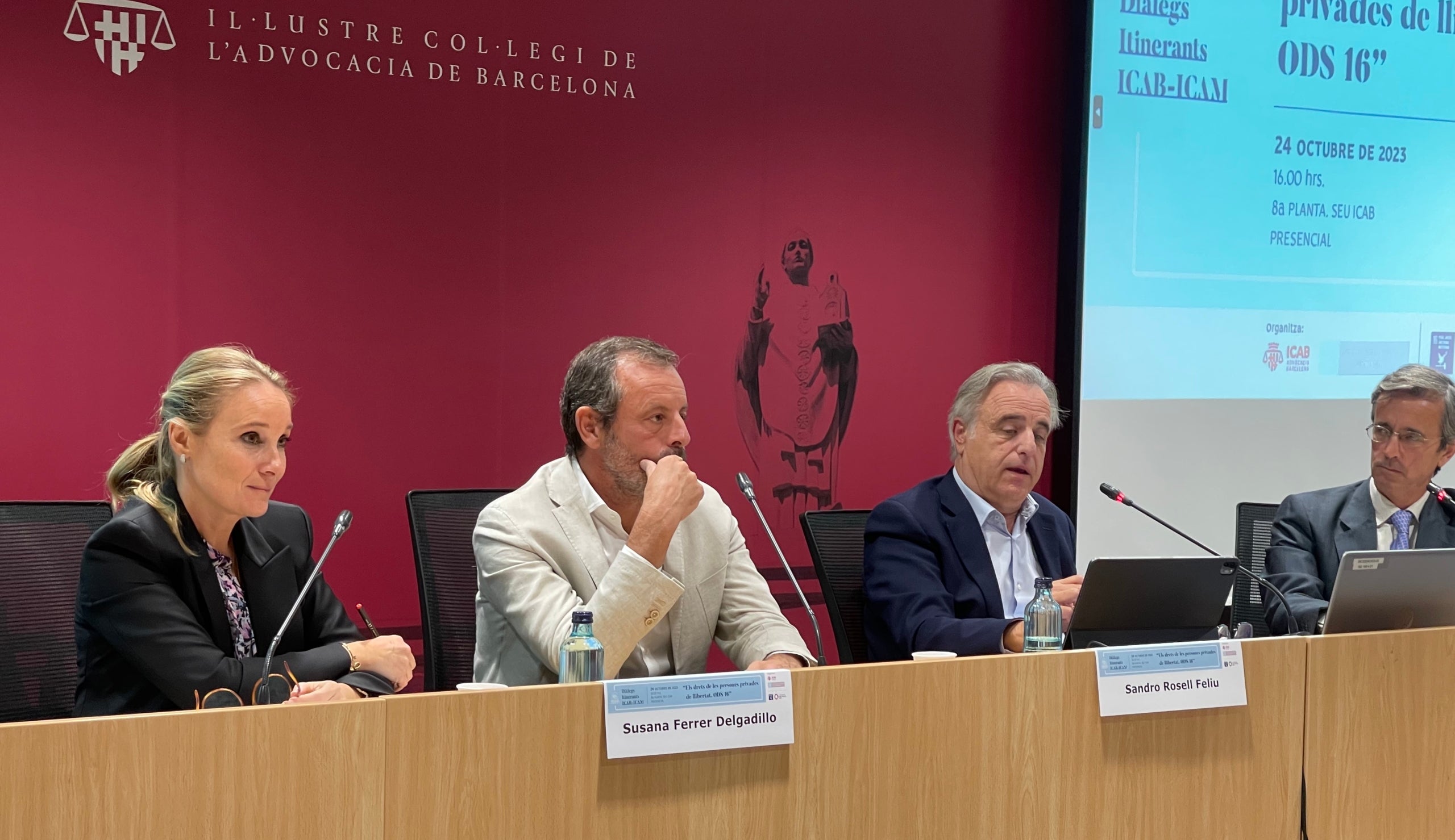 Sandro Rosell y Pau Molins, en un momento de la charla a la ICAB/Quico Sallés