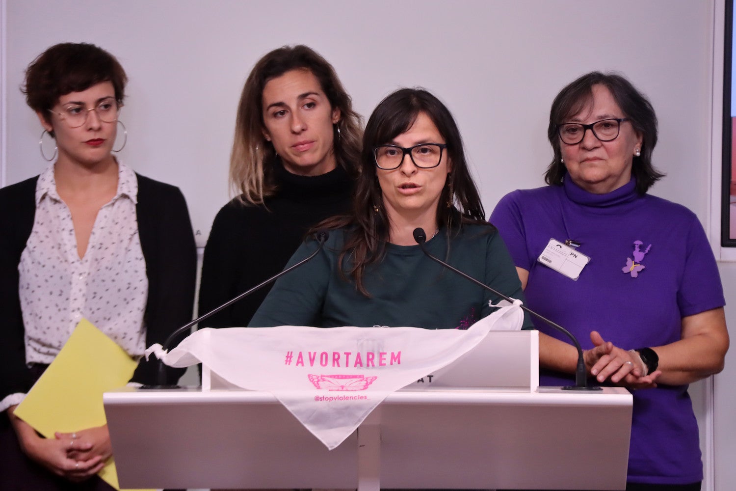 L'activista i presidenta de l'associació andorrana Stop Violències, Vanessa Mendoza Cortés, a la sala de premsa del Parlament / ACN