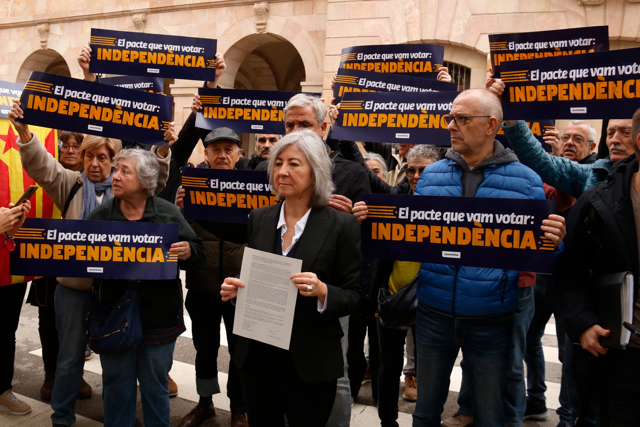 La presidenta de l'ANC, Dolors Feliu, ha registrat una petició al Parlament per rebutjar els acords amb el PSOE / ACN