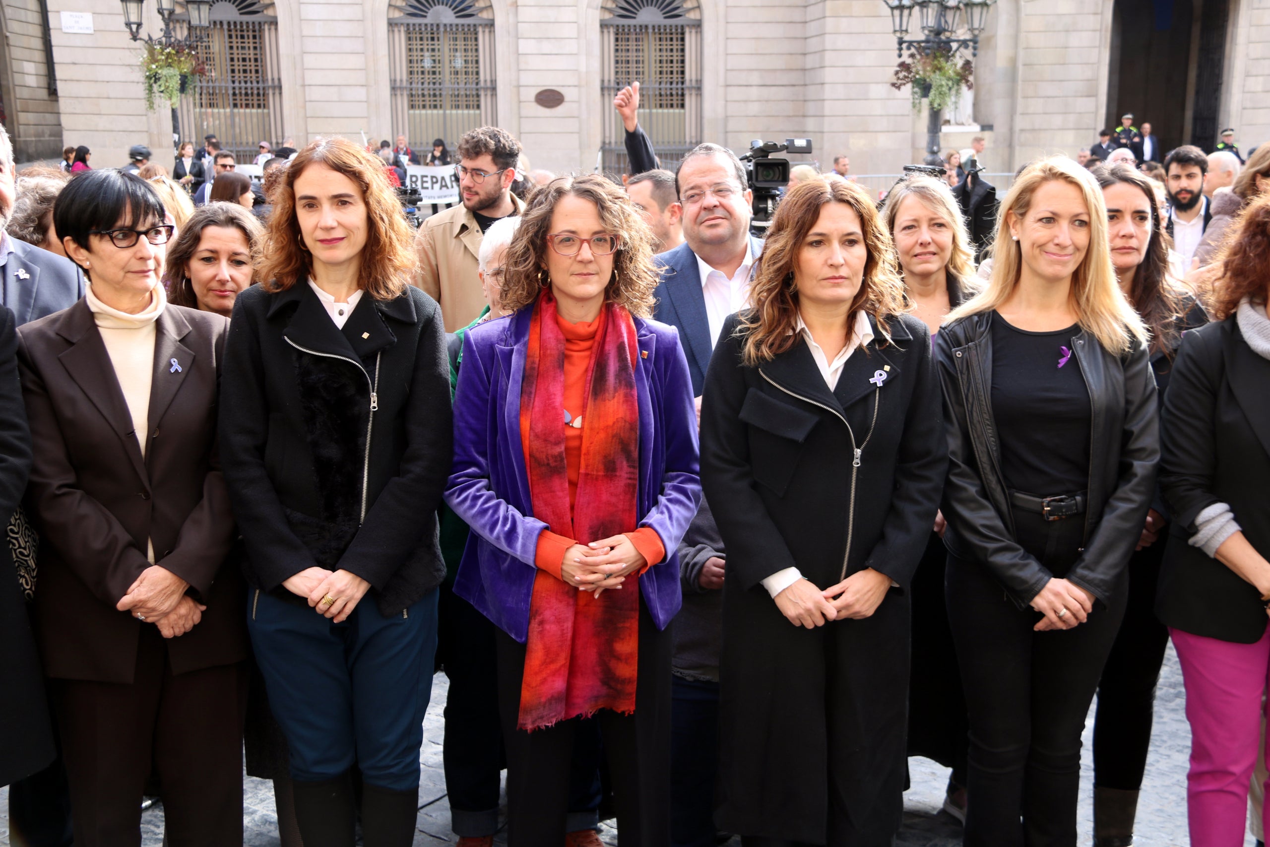 Les autoritats catalanes abans de començar l'acte institucional del 25-N / ACN