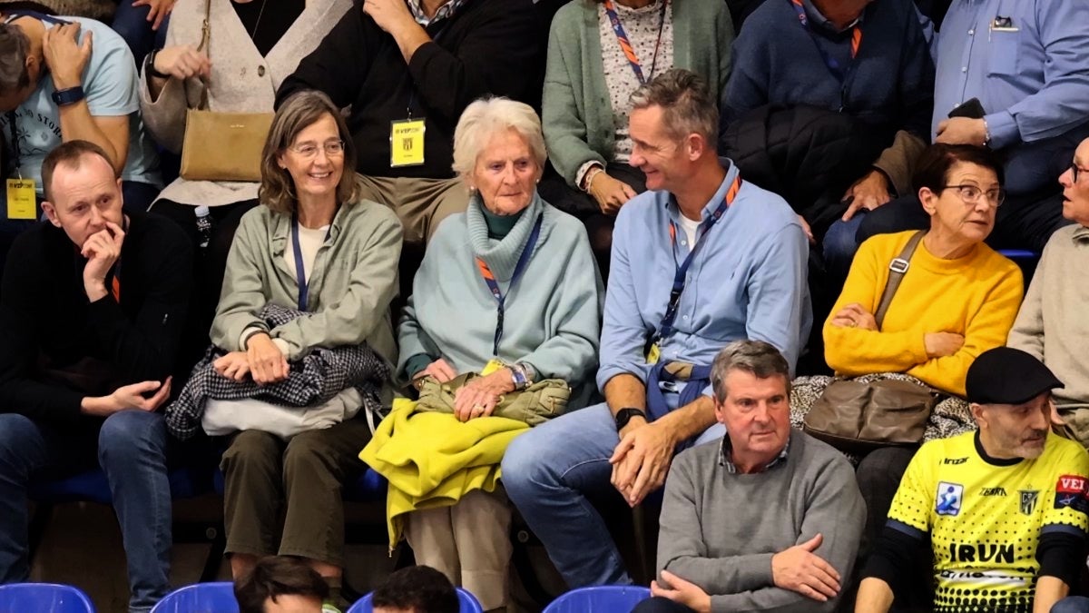 La família d'Iñaki, a l'handbol per mostrar suport al fill - Europa Press