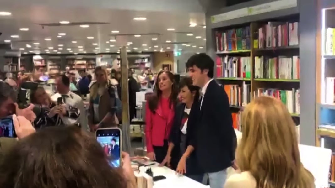 Letícia sorprèn Sonsoles Ónega - Youtube