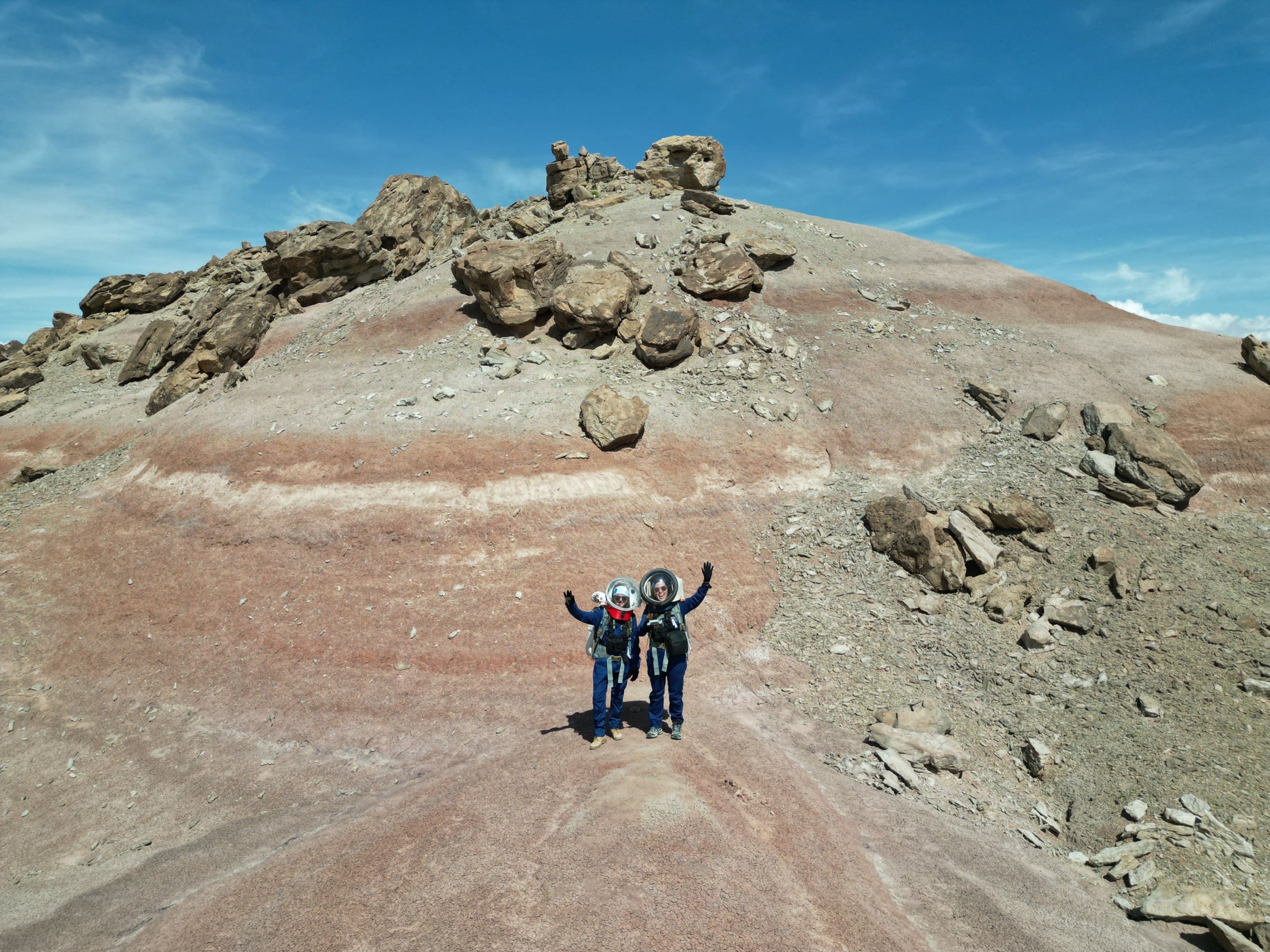 Dues de les tripulants durant la missió a l’estació Mars Research Desert Station (MDRS), al desert de Utah dels Estats Units / Hypatia I