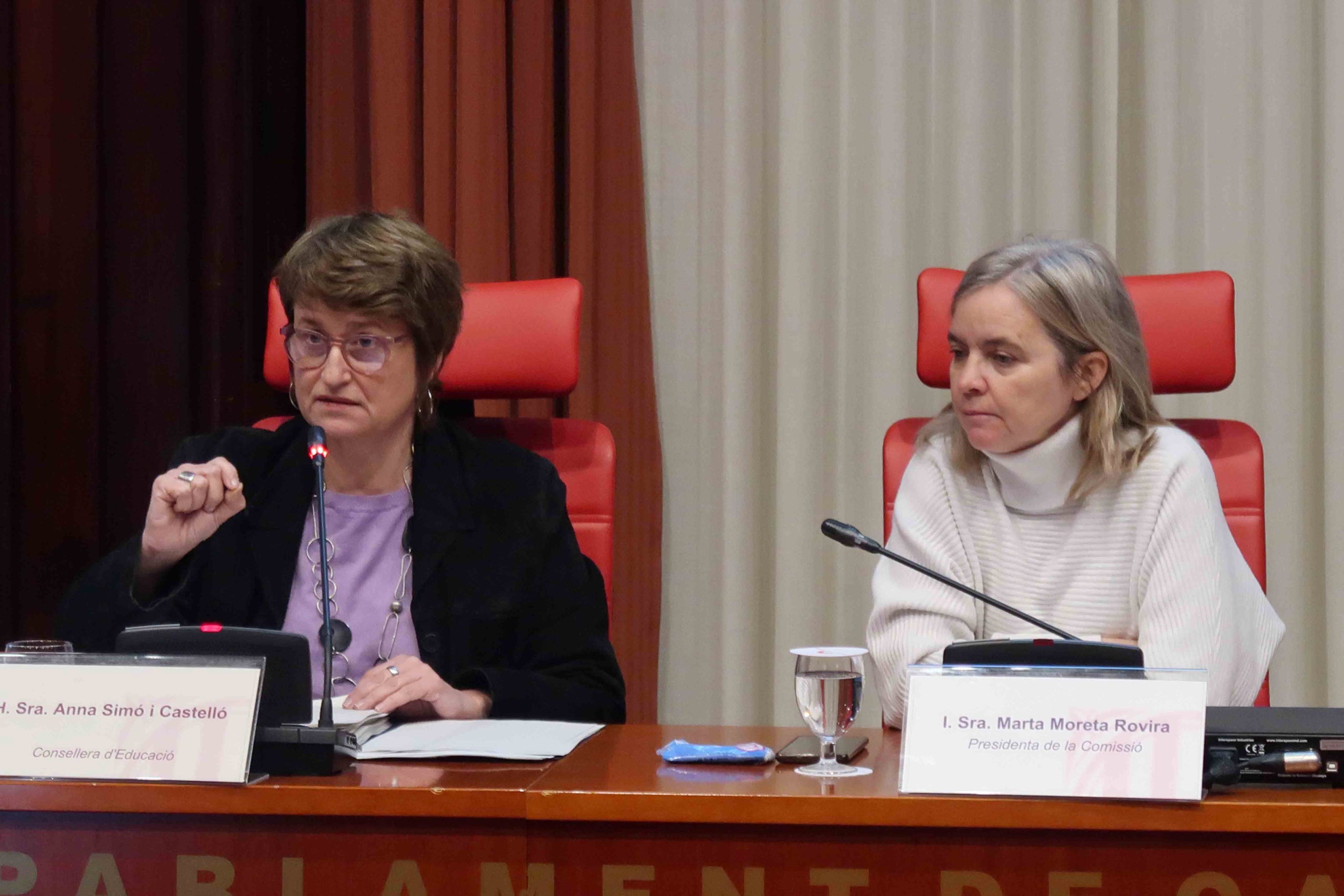 La consellera d'Educació, Anna Simó, a la comissió d'educació del Parlament / ACN