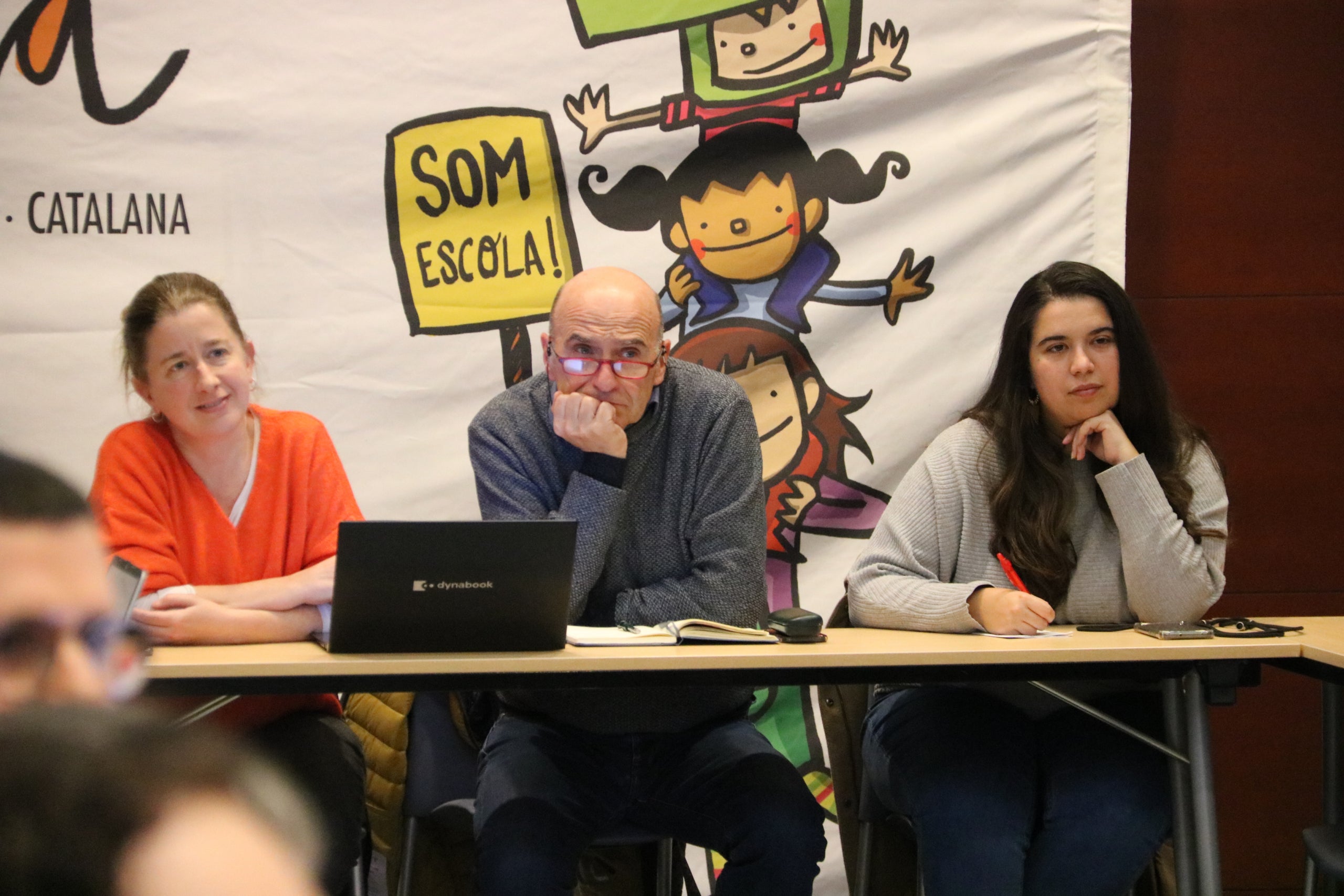 Imatge de la reunió de Somescola en motiu de la visita d'eurodiputats per analitzar la immersió lingüística / ACN