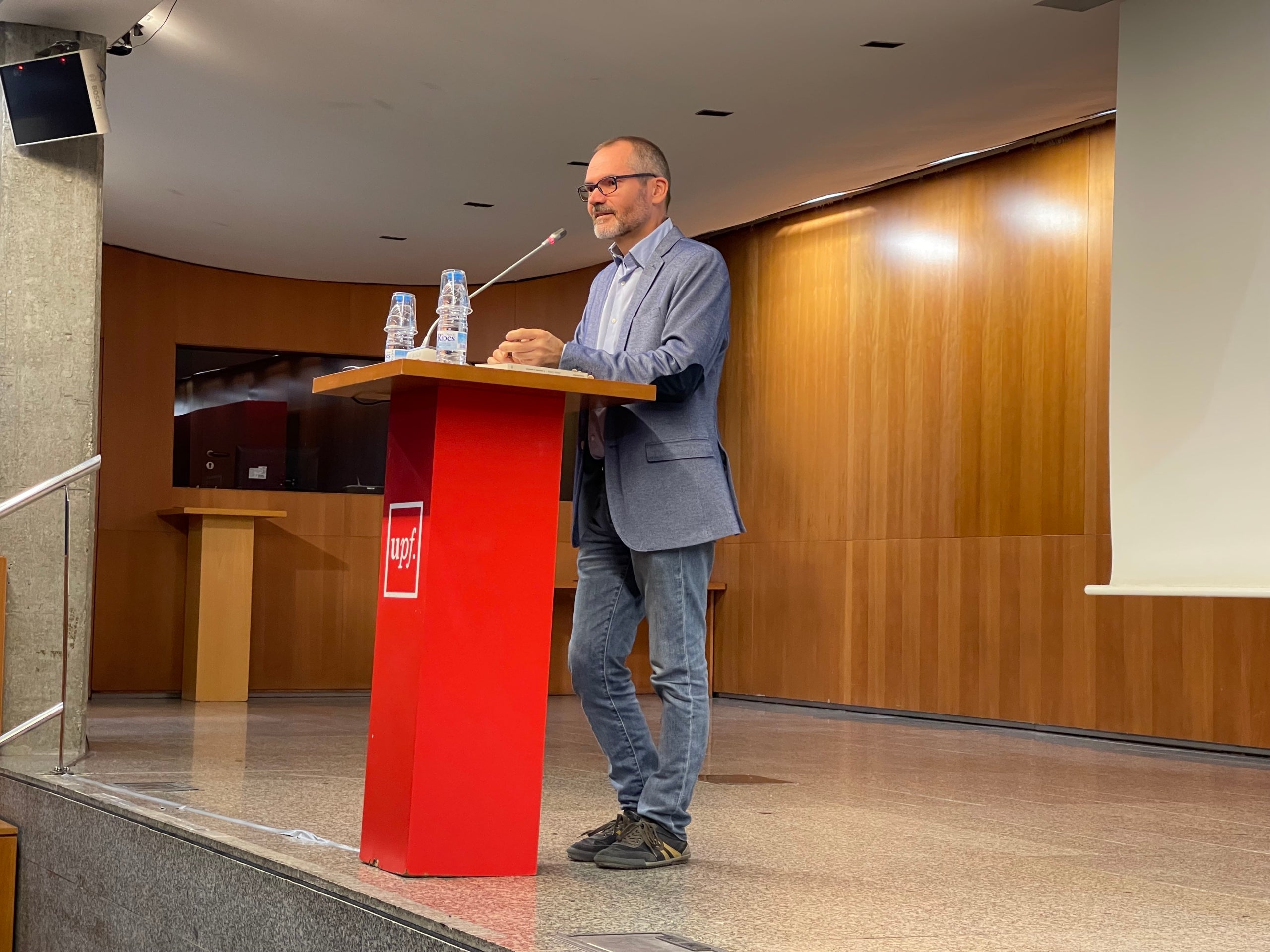 Josep Costa, en un momento de su conferencia/Quico Sallés