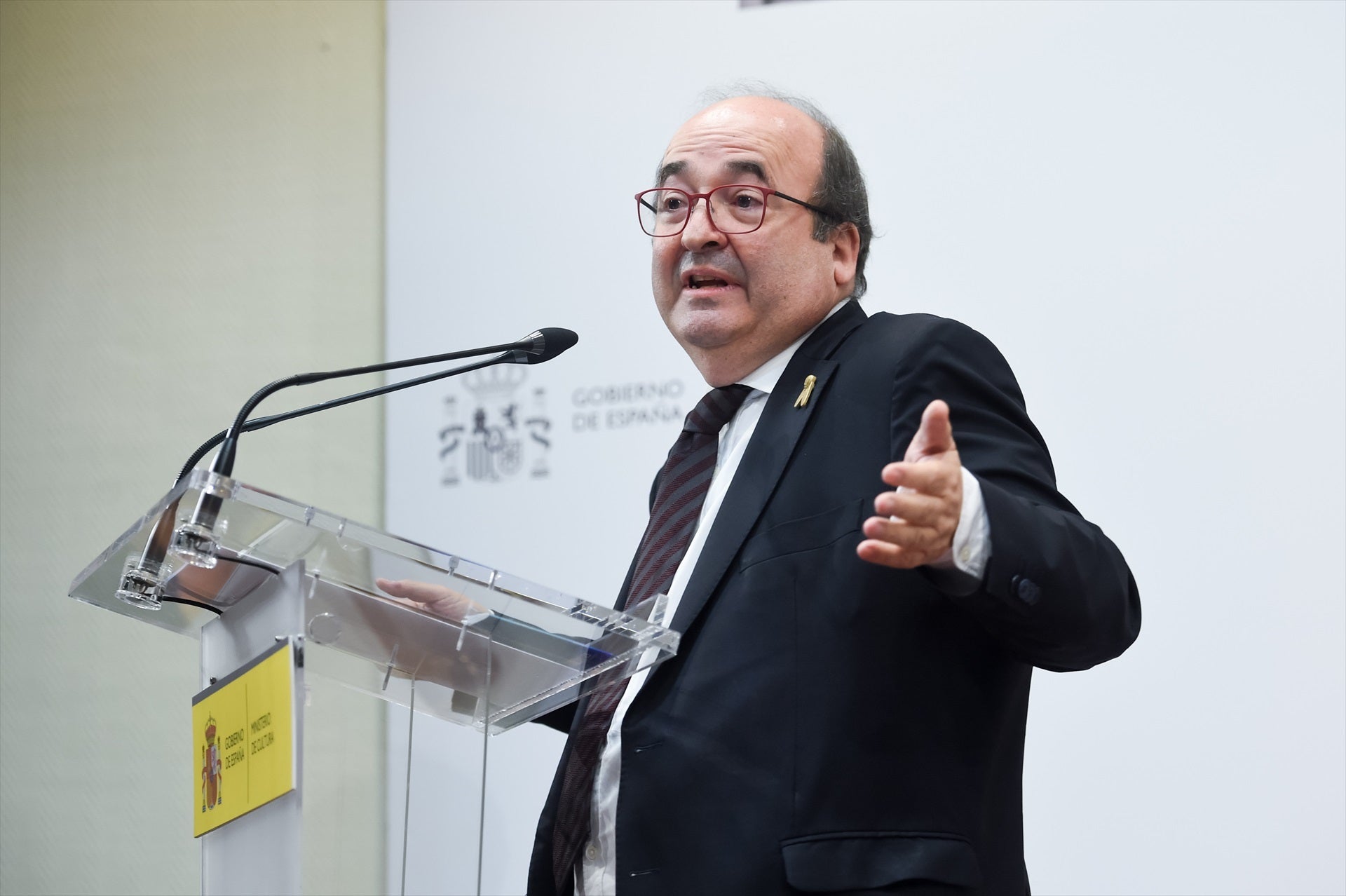 El fins ara ministre de Cultura, Miquel Iceta, en el traspàs de carteres / Europa Press