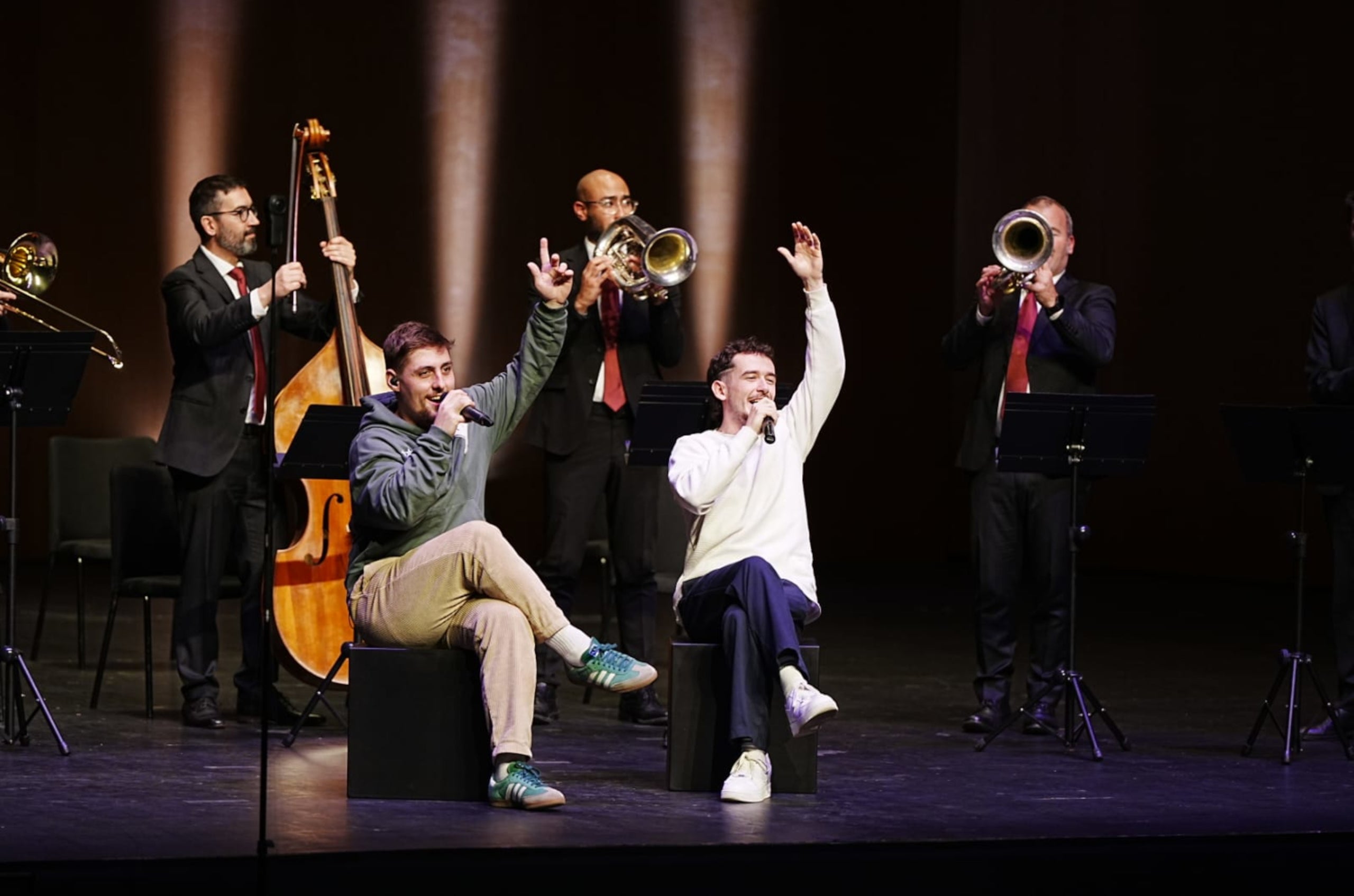 Actuació de The Tyets amb la Cobla Sant Jordi-Ciutat de Barcelona / Comissió Capital de la Sardana