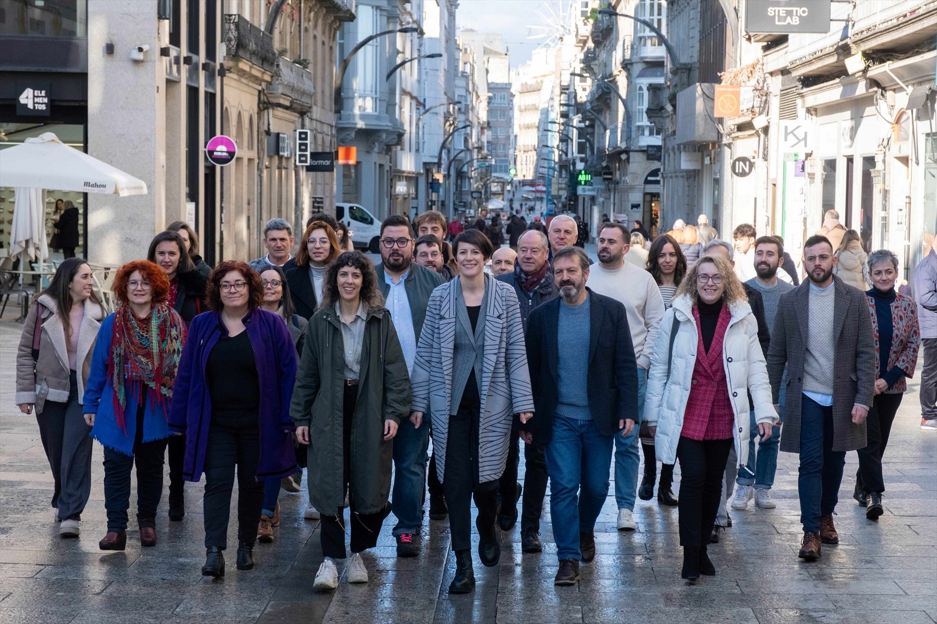 La portaveu nacional del BNG i candidata a la Xunta, Ana Pontón, i el seu equip durant una visita a Vigo / Europa Press (EP)