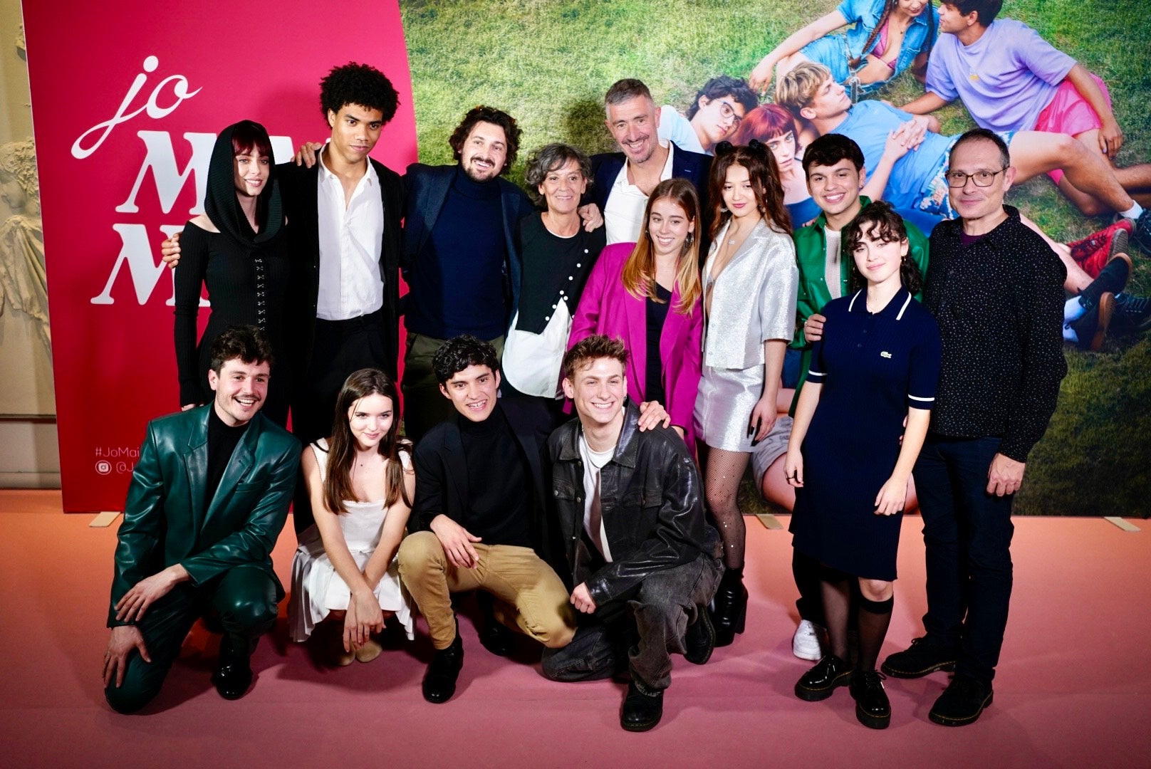 L'equip directiu, amb els protagonistes de la sèrie - Mireia Comas